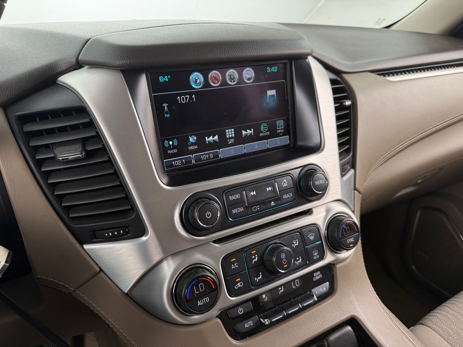 Thumbnail: 2017 GMC Yukon - 4