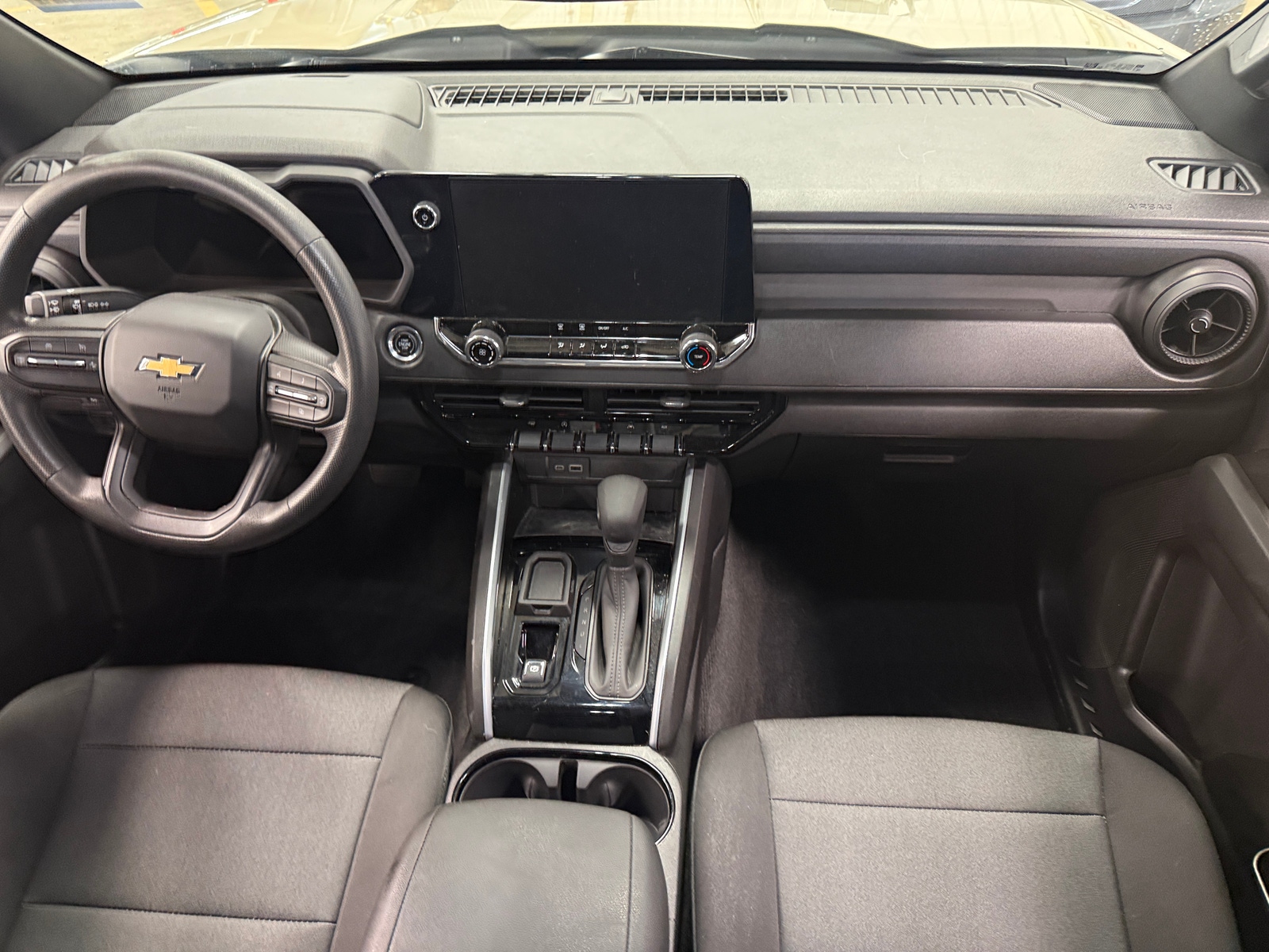 Thumbnail: 2024 Chevrolet Colorado - 3