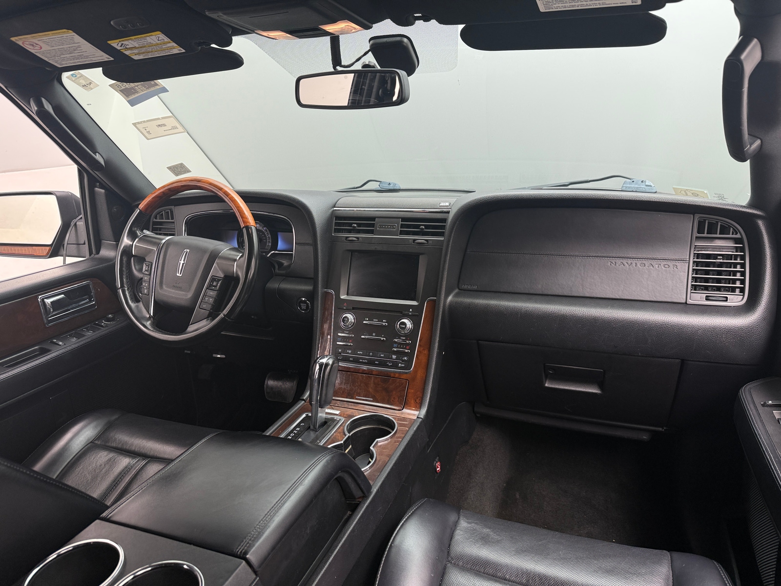 Thumbnail: 2017 Lincoln Navigator - 3