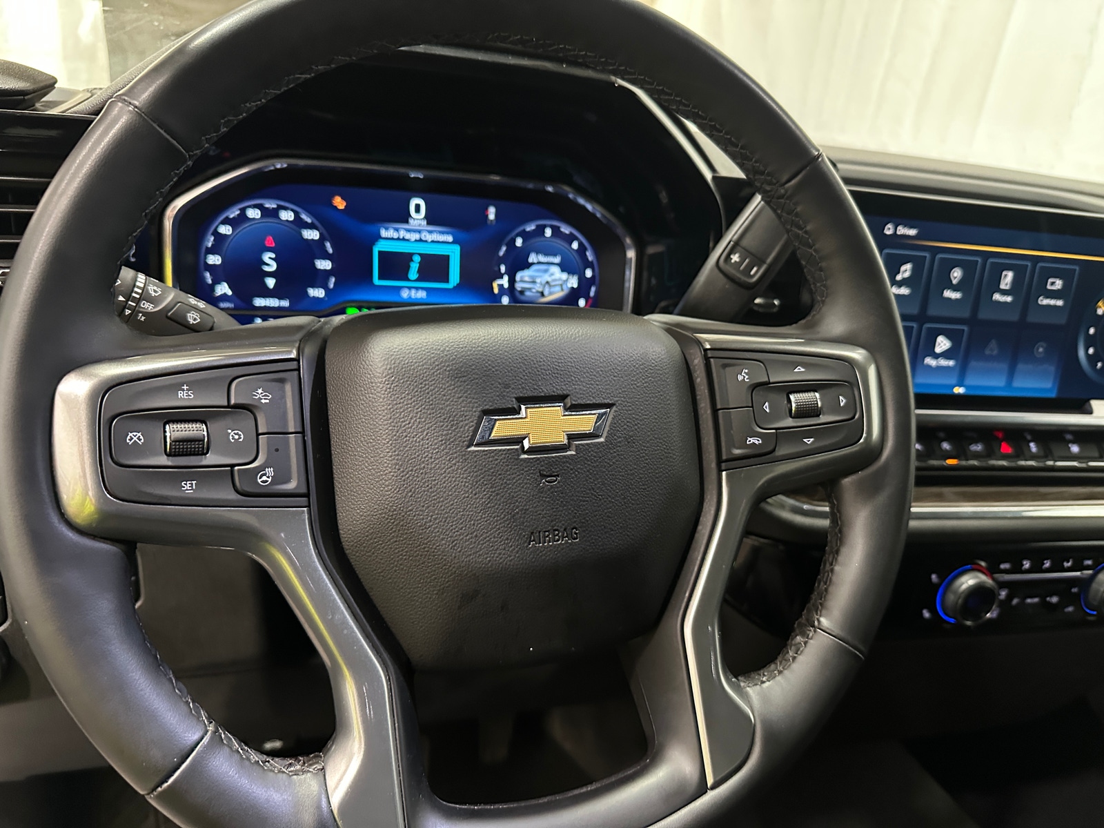 Thumbnail: 2023 Chevrolet Silverado 1500 - 5