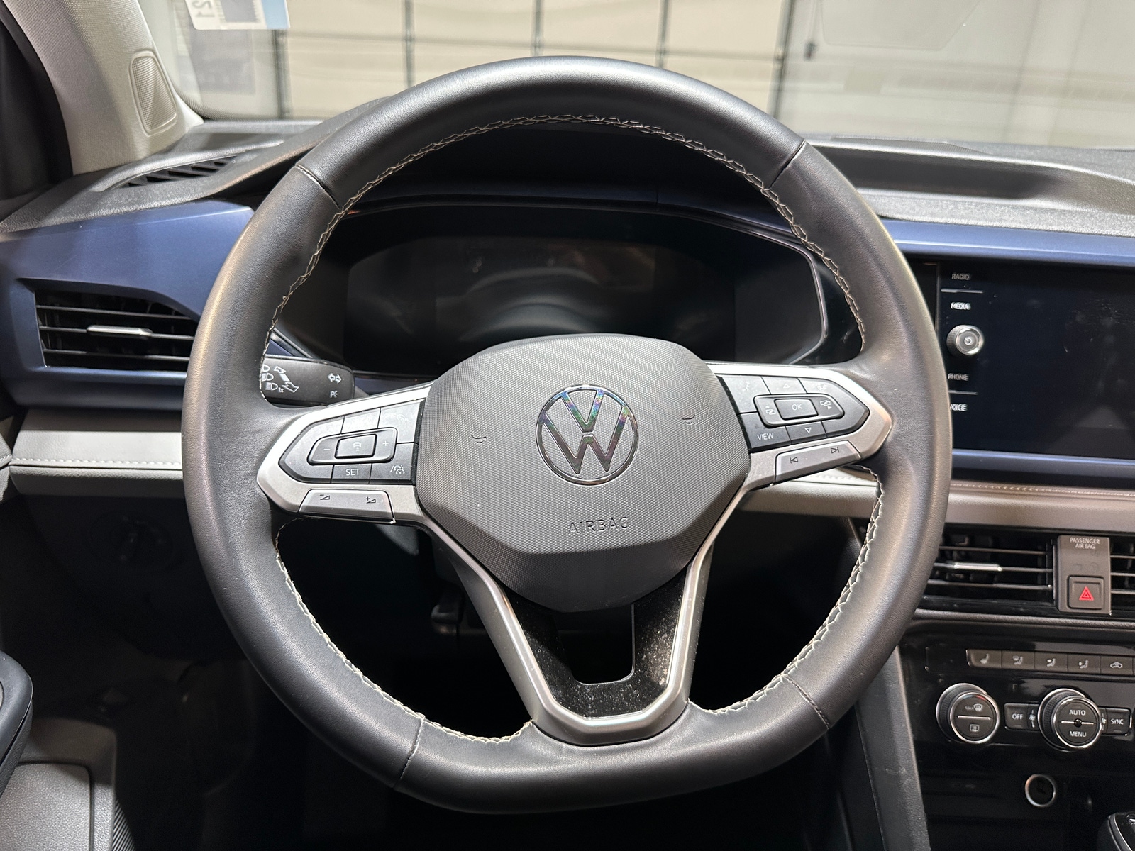 Thumbnail: 2024 Volkswagen Taos - 4