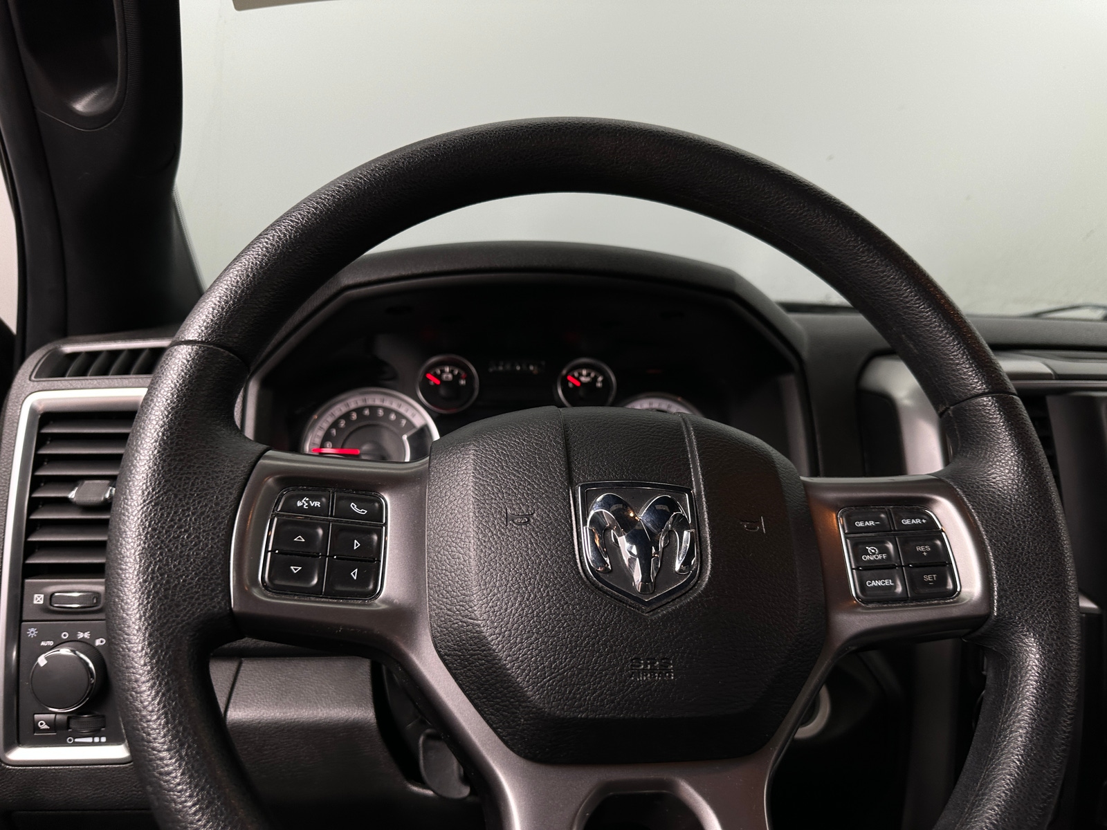 Thumbnail: 2021 RAM 1500 Classic - 5