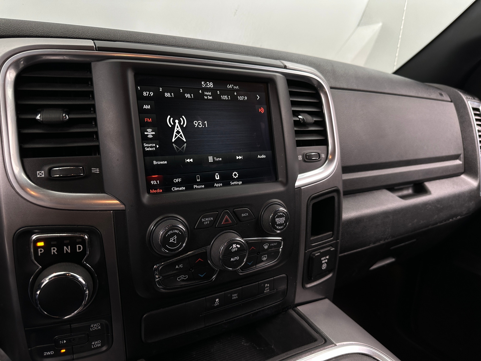 Thumbnail: 2021 RAM 1500 Classic - 4
