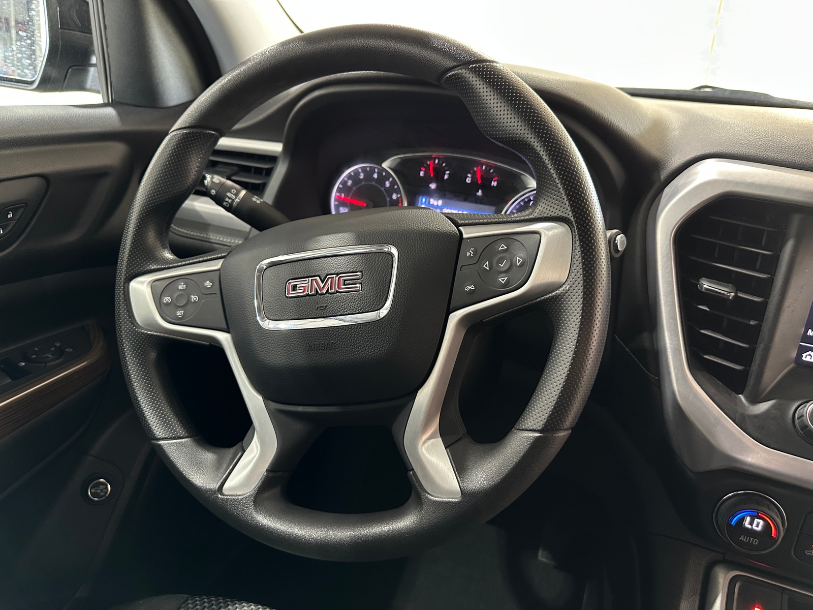 Thumbnail: 2023 GMC Acadia - 5