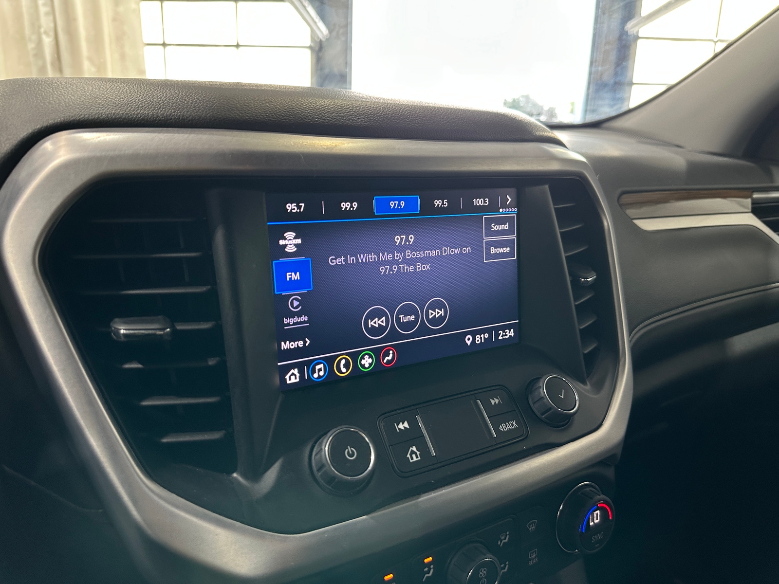 Thumbnail: 2023 GMC Acadia - 4
