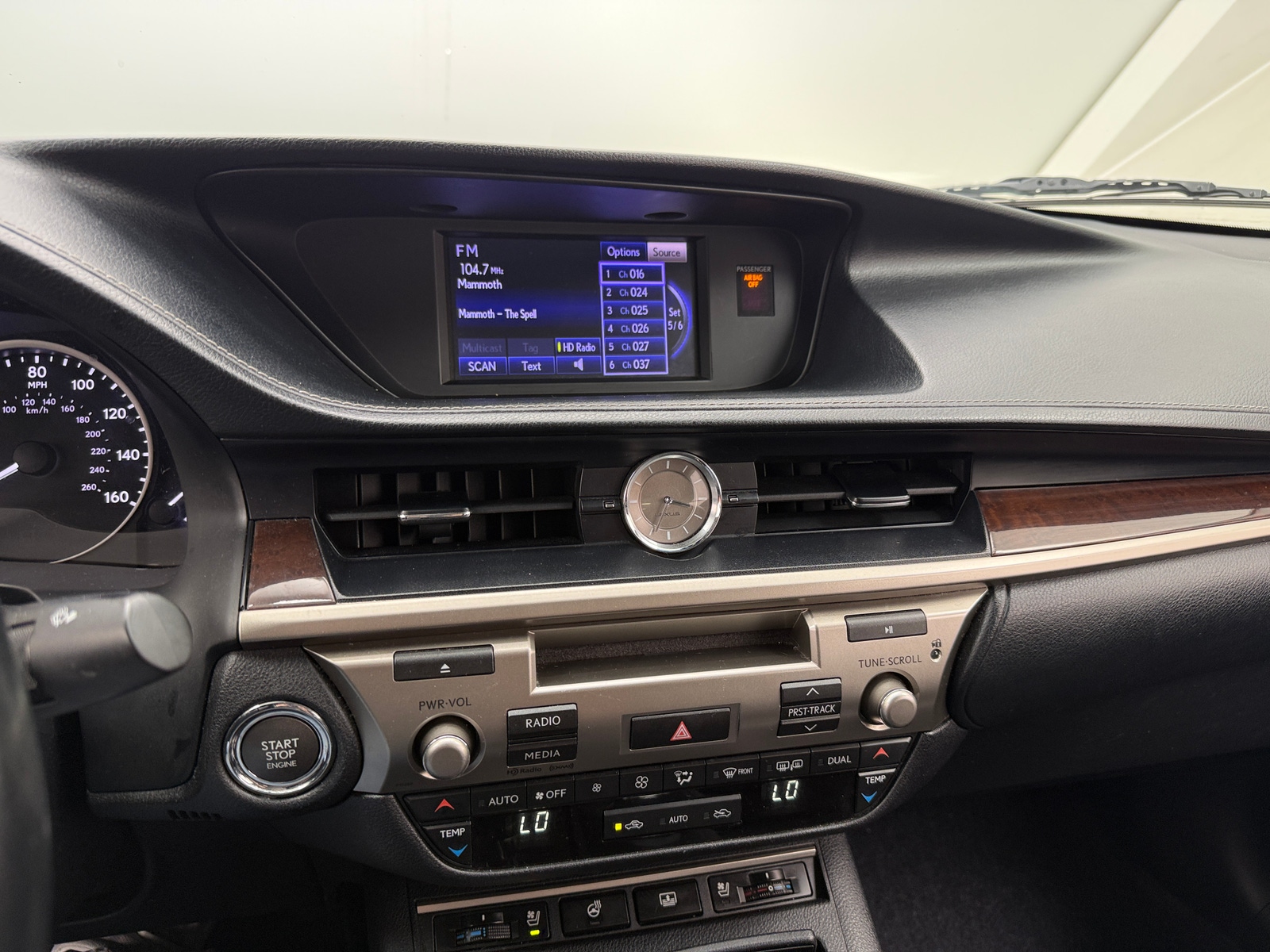 Thumbnail: 2013 Lexus ES - 3
