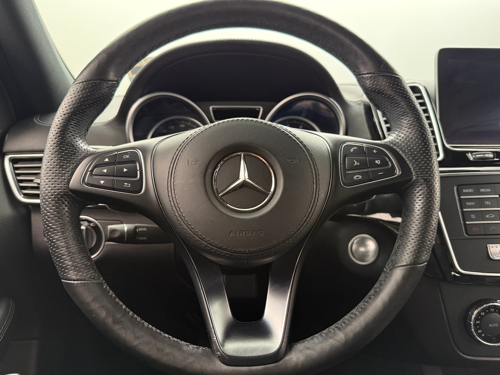Thumbnail: 2017 Mercedes-Benz GLS - 4