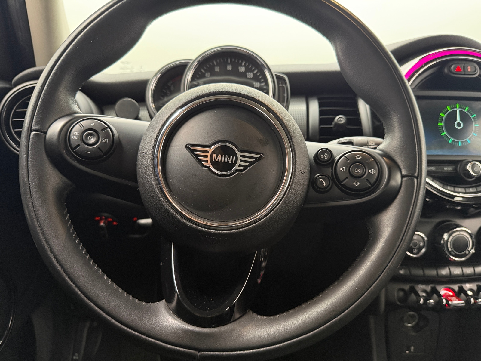Thumbnail: 2021 MINI Cooper Hardtop - 4
