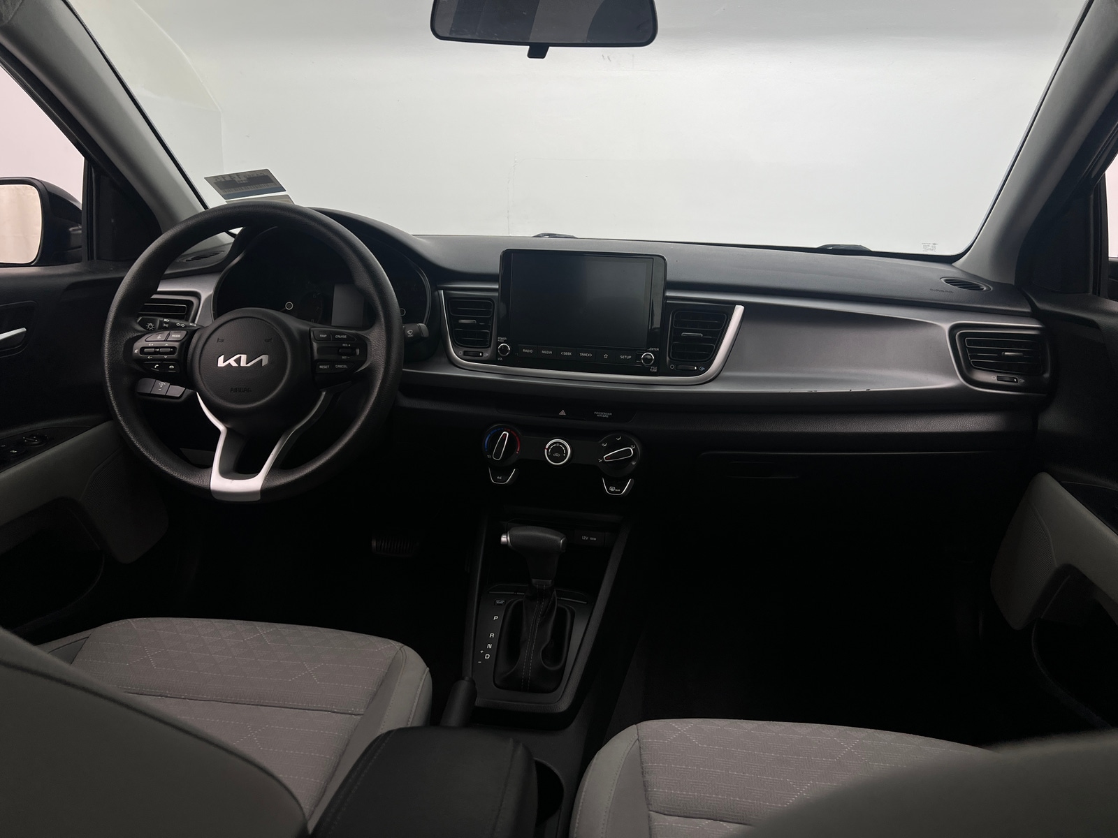 Thumbnail: 2023 Kia Rio - 3