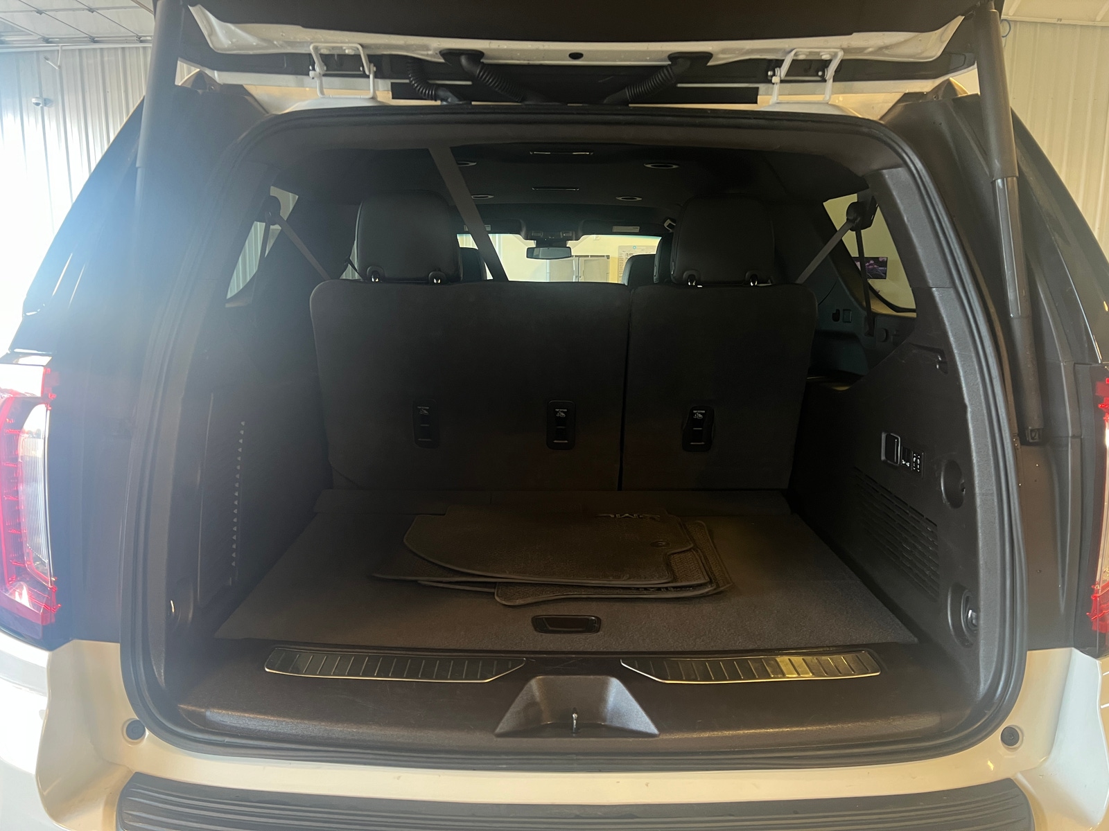 Thumbnail: 2023 GMC Yukon XL - 6