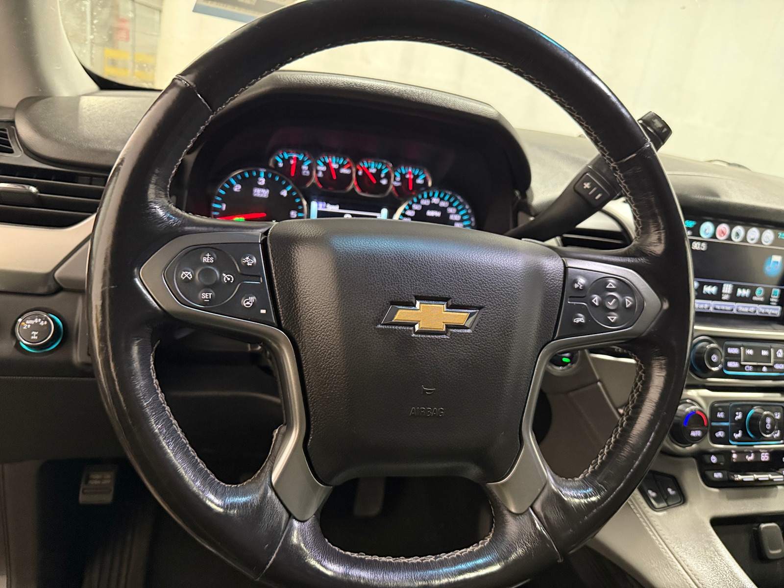 Thumbnail: 2018 Chevrolet Tahoe - 4