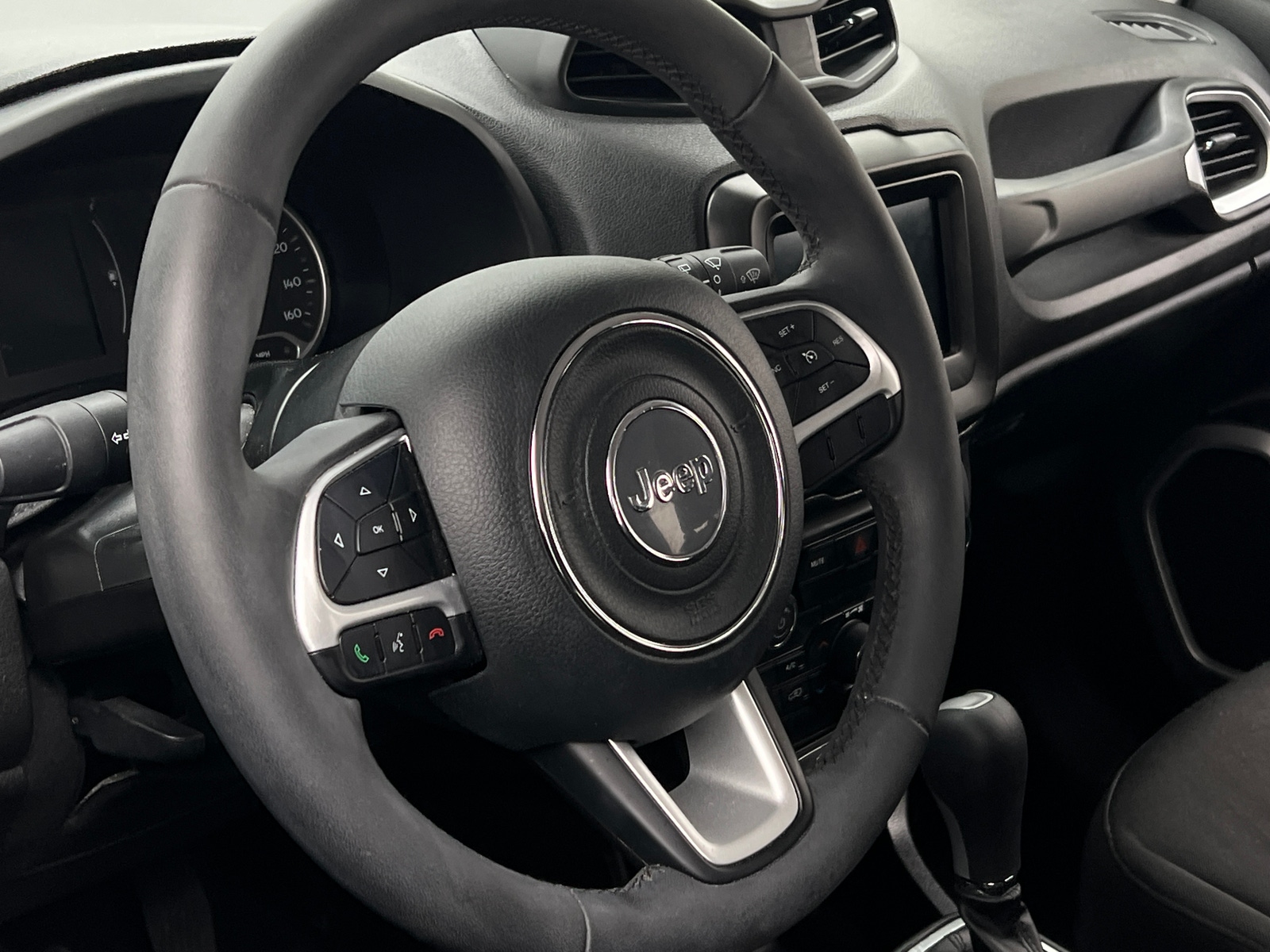 Thumbnail: 2019 Jeep Renegade - 5