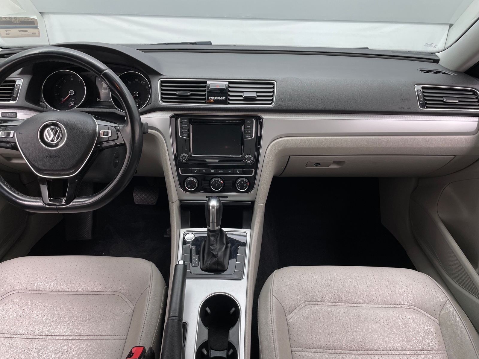 Thumbnail: 2019 Volkswagen Passat - 2