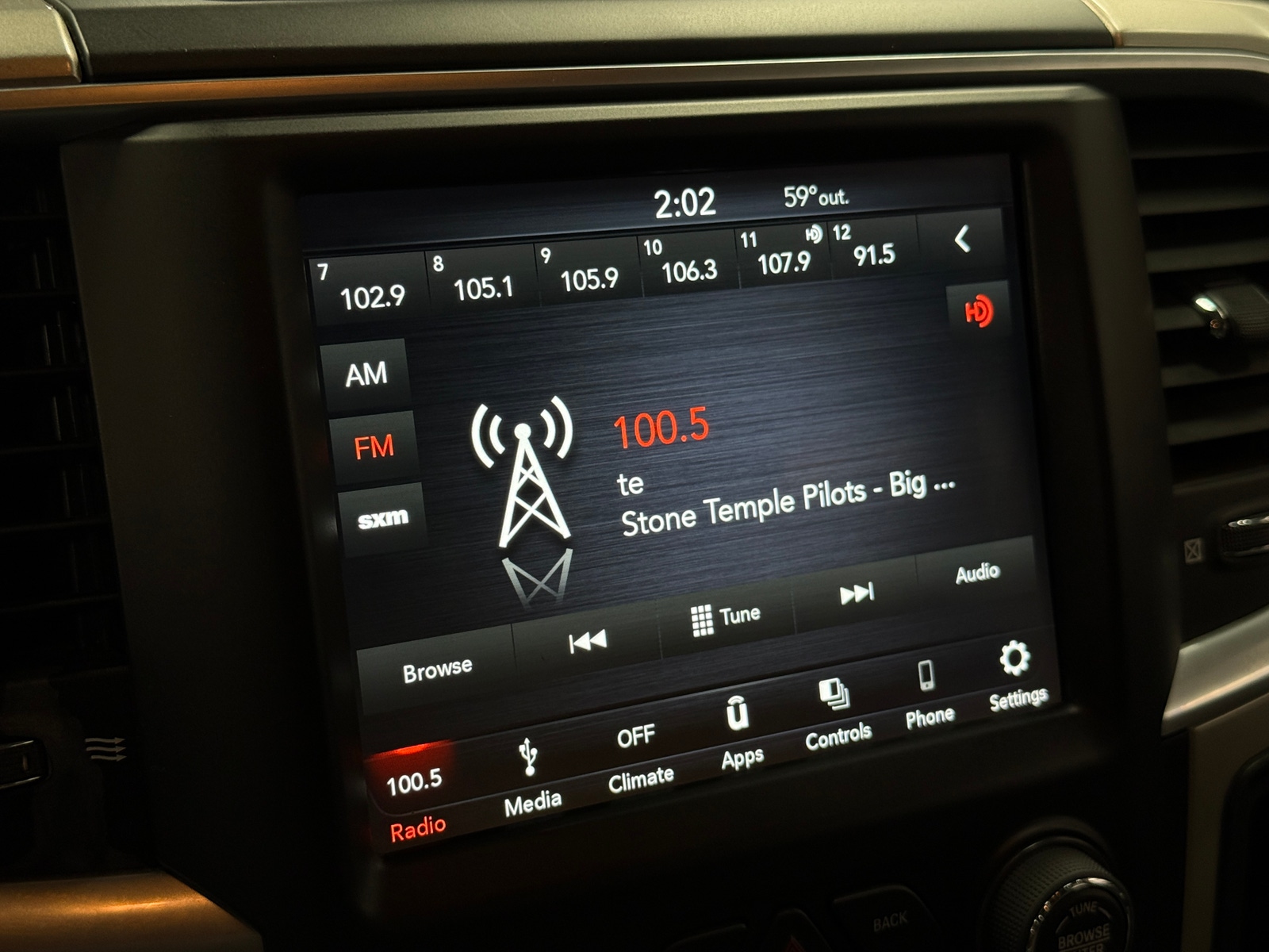 Thumbnail: 2019 RAM 1500 Classic - 4