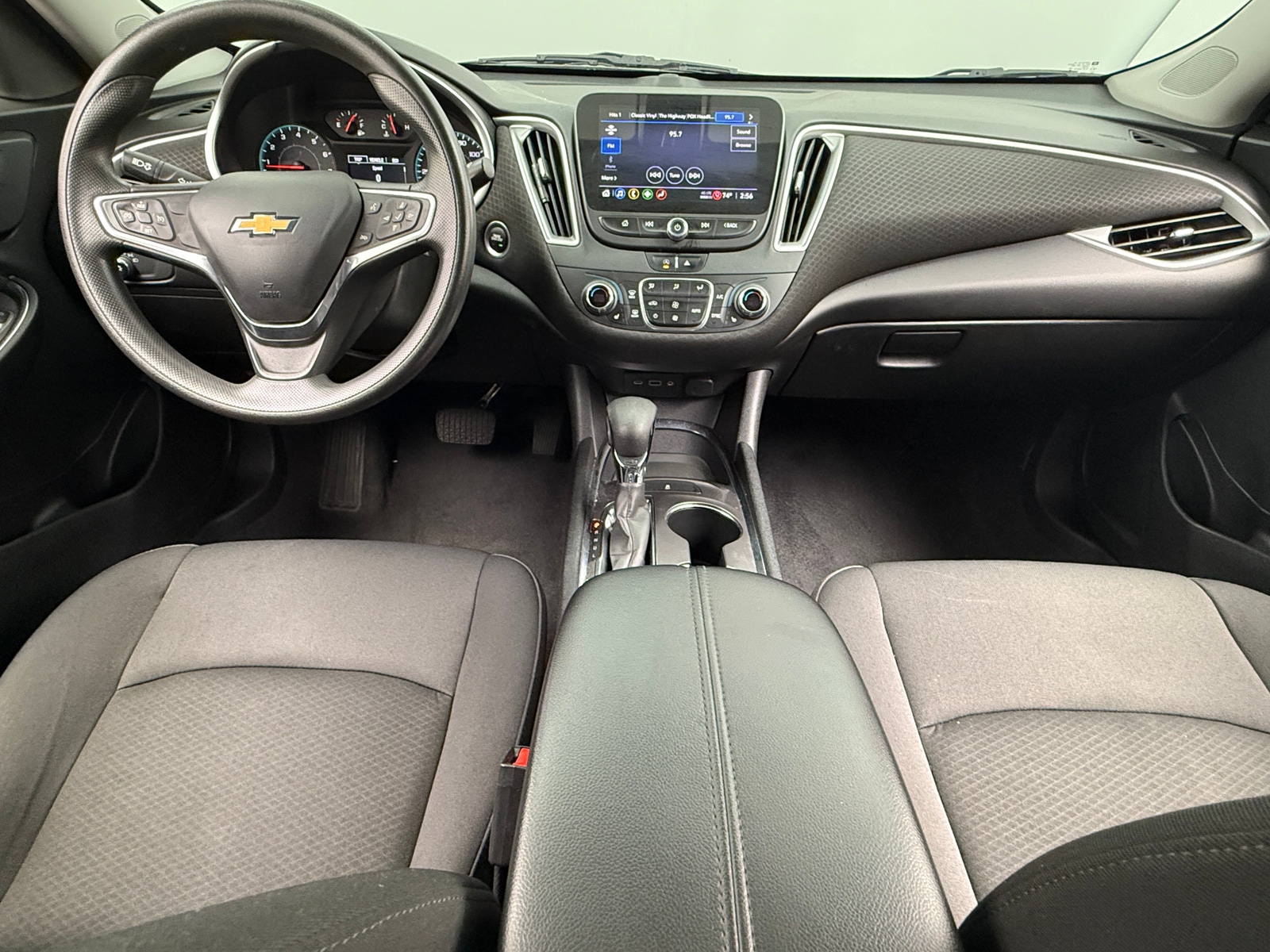 Thumbnail: 2022 Chevrolet Malibu - 3