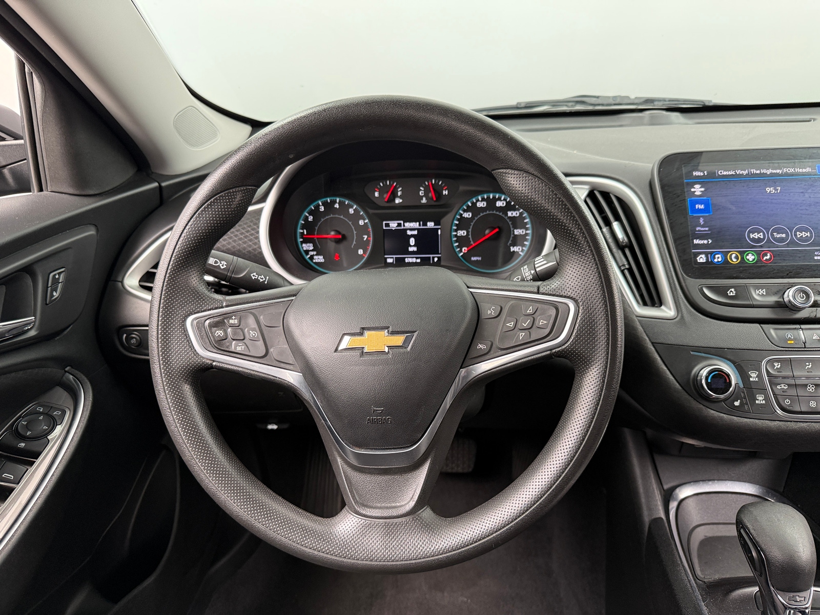 Thumbnail: 2022 Chevrolet Malibu - 5