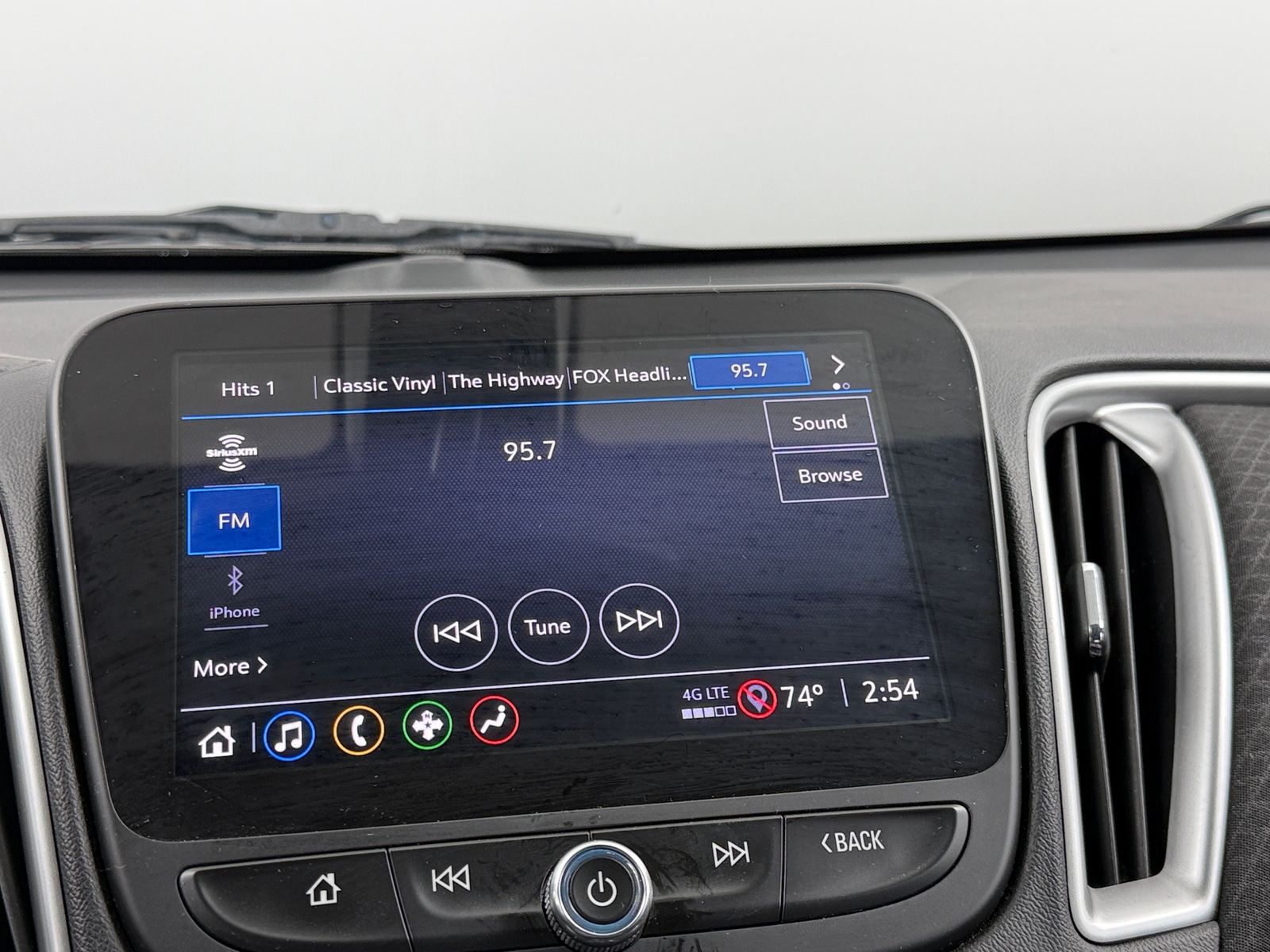 Thumbnail: 2022 Chevrolet Malibu - 4