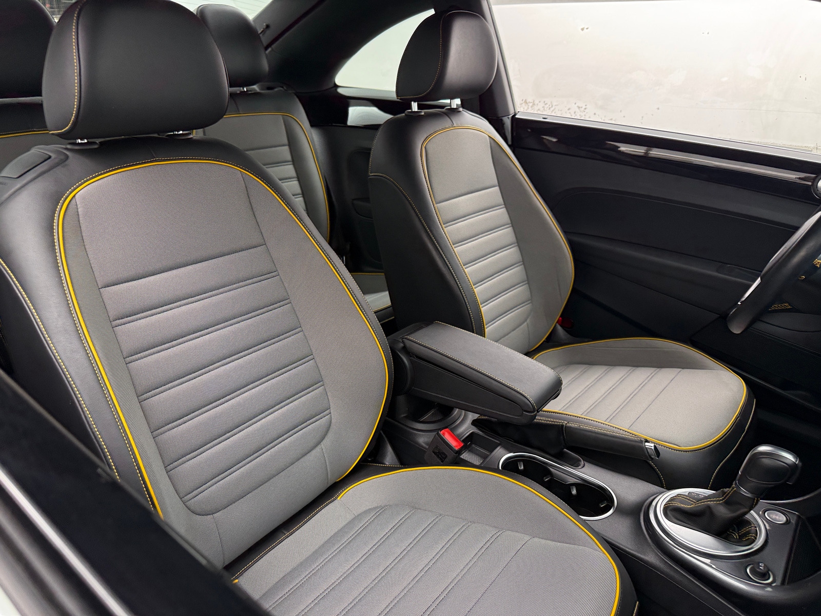 Thumbnail: 2018 Volkswagen Beetle - 2