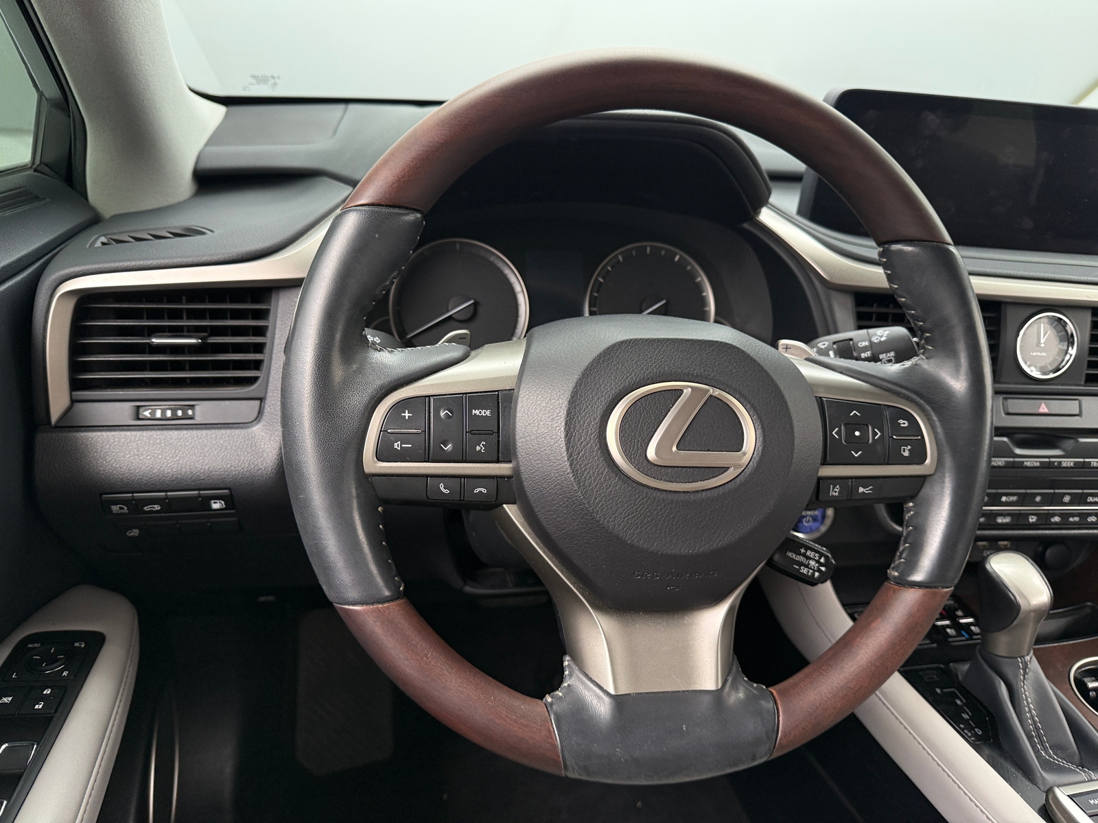 Thumbnail: 2020 Lexus RX - 4