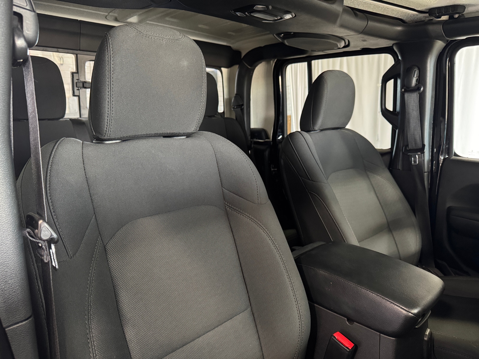 Thumbnail: 2023 Jeep Gladiator - 2