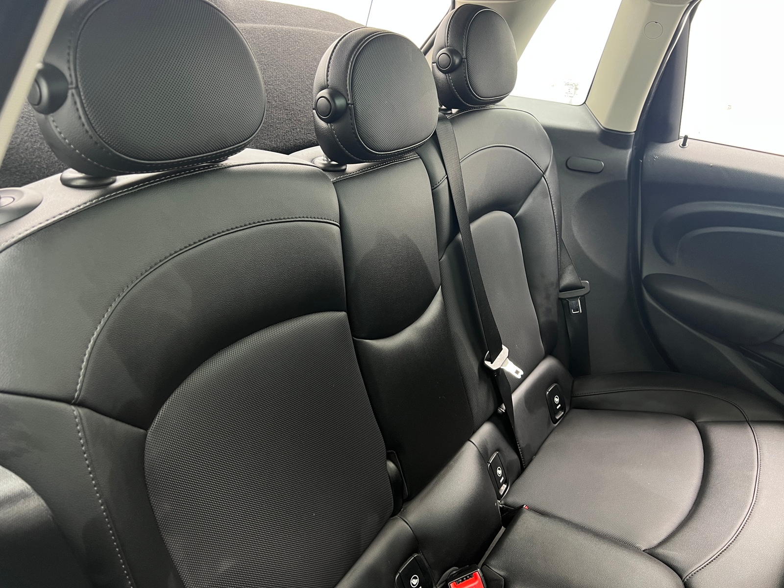 Thumbnail: 2017 MINI Cooper Hardtop - 5