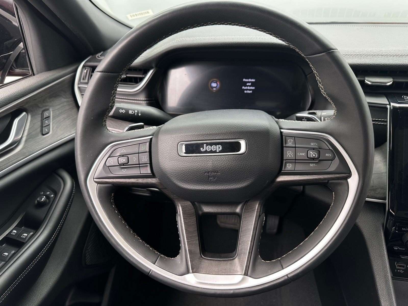 Thumbnail: 2024 Jeep Grand Cherokee L - 4
