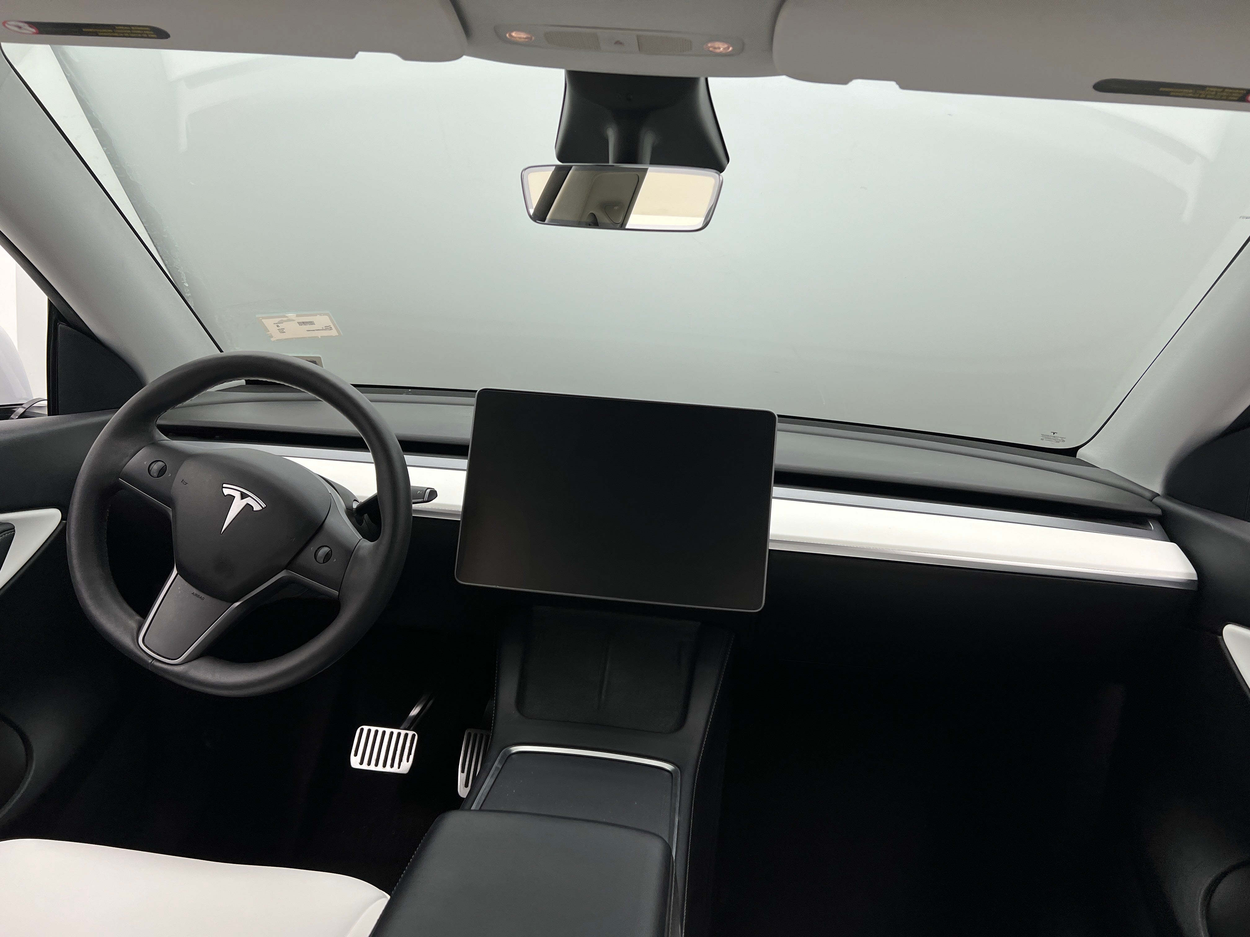 Used 2022 Tesla Model Y Long Range with VIN 7SAYGDEE0NF354462 for sale in Oak Creek, WI