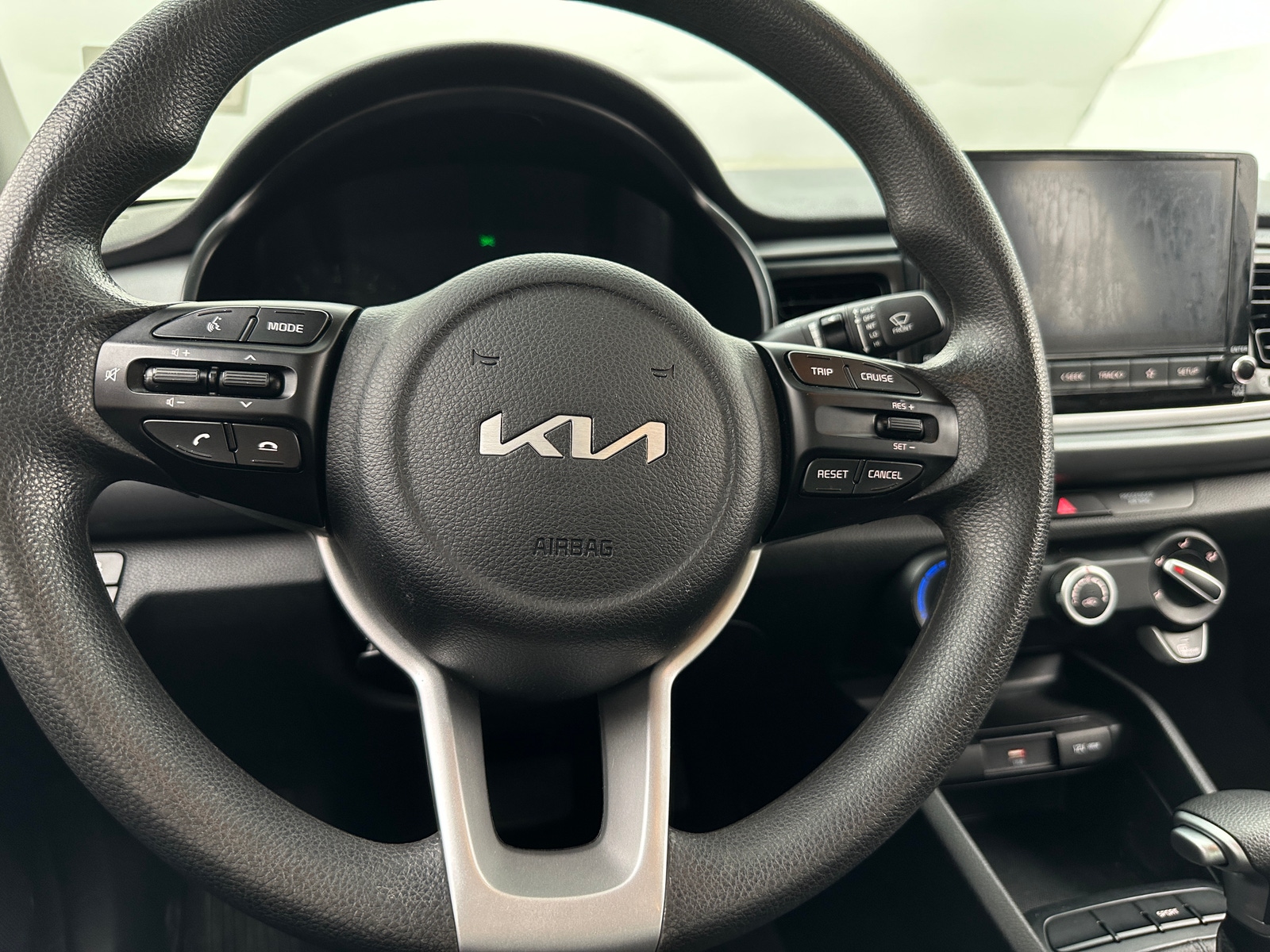 Thumbnail: 2023 Kia Rio - 5