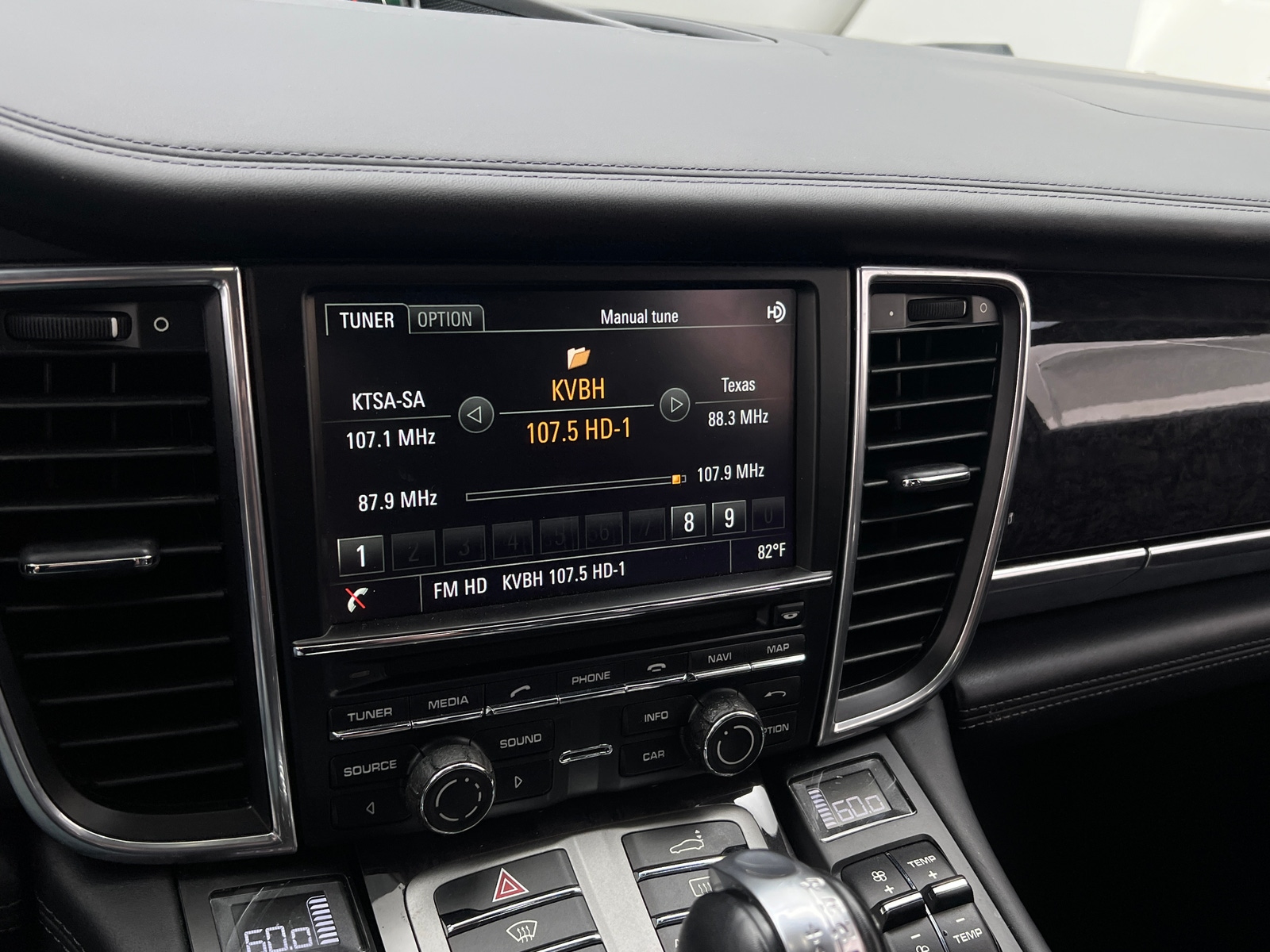 Thumbnail: 2015 Porsche Panamera - 3