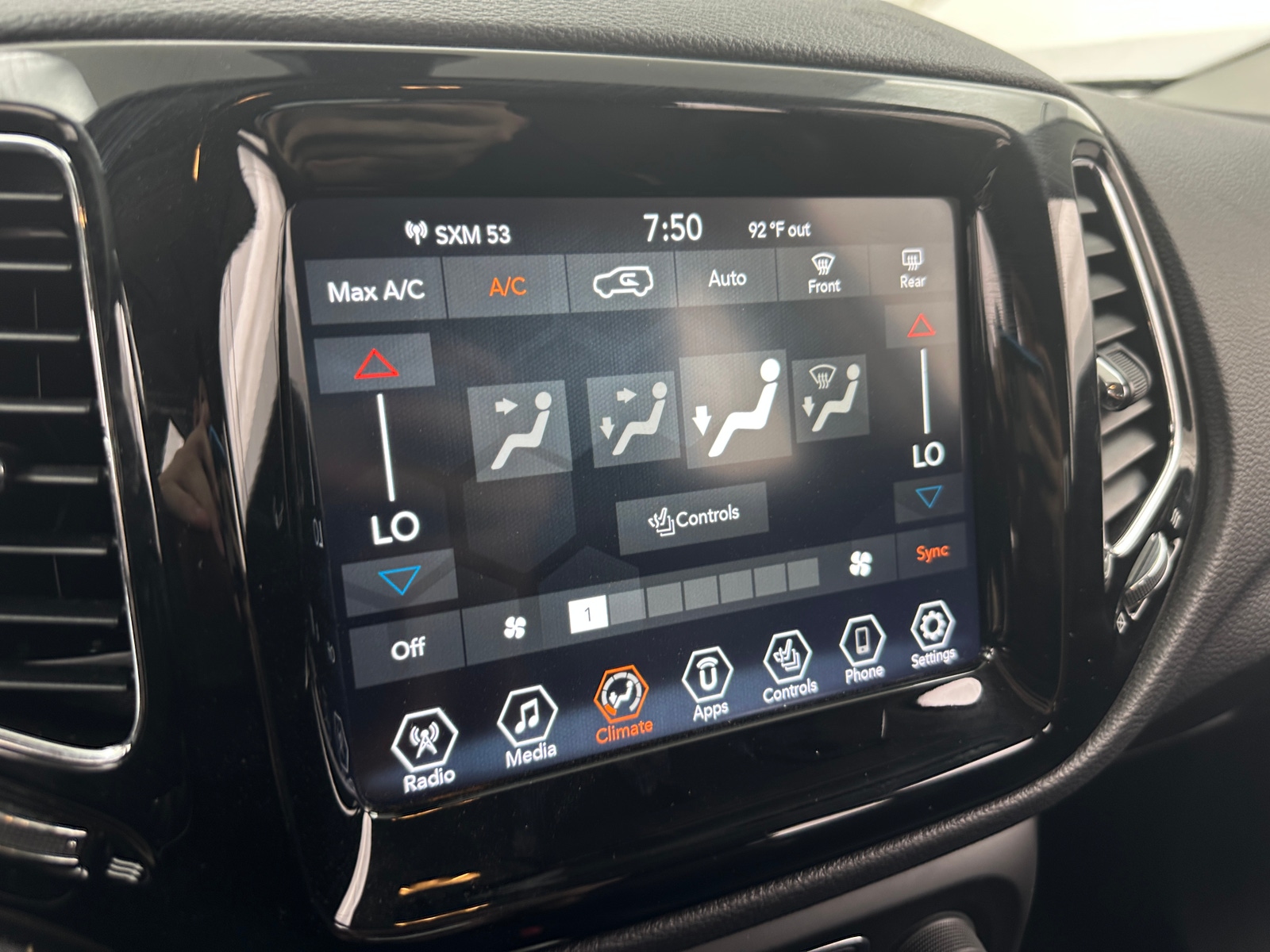 Thumbnail: 2019 Jeep Compass - 3