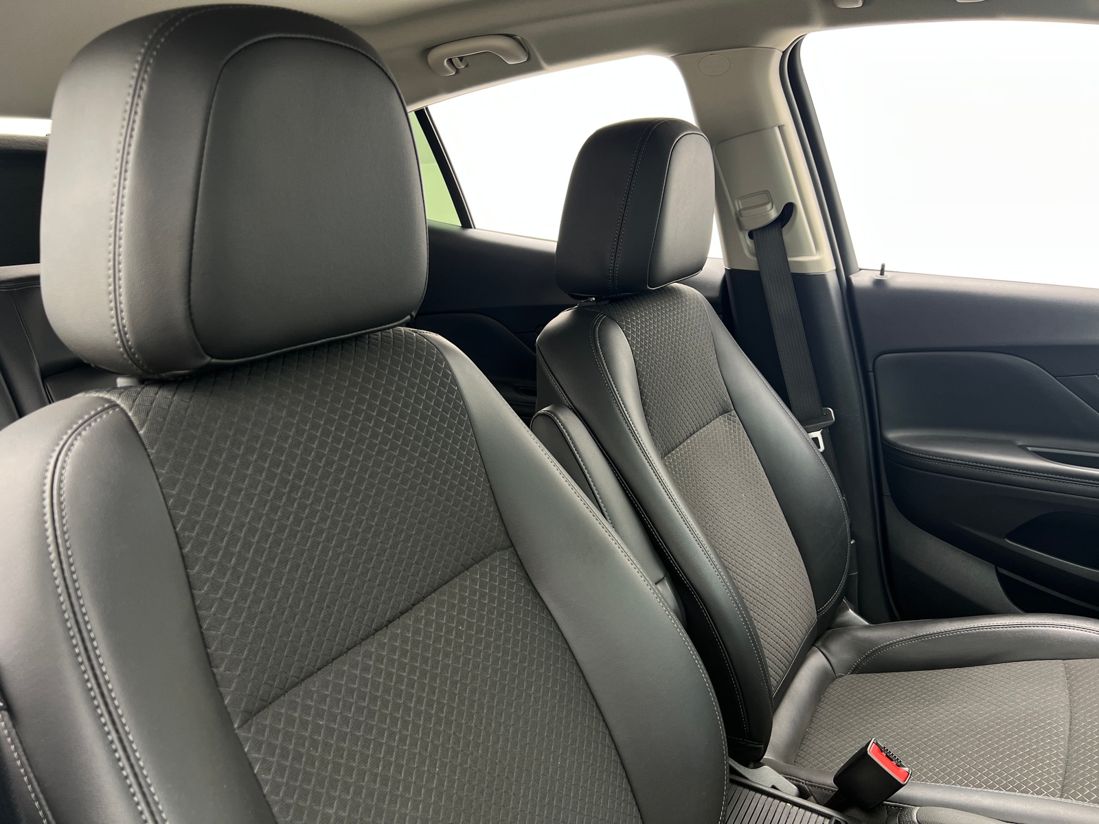 Thumbnail: 2022 Buick Encore - 2