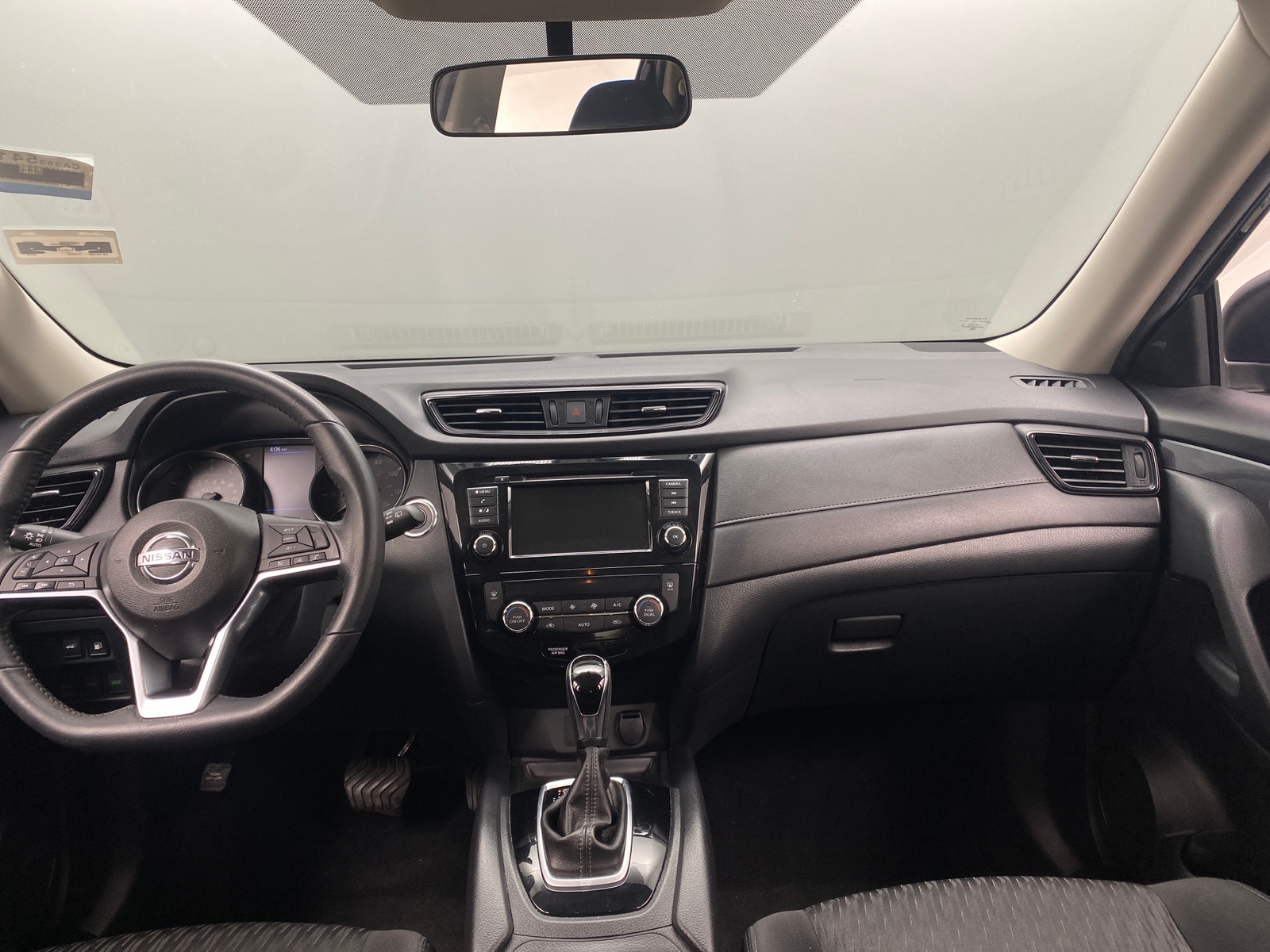 Thumbnail: 2018 Nissan Rogue - 3