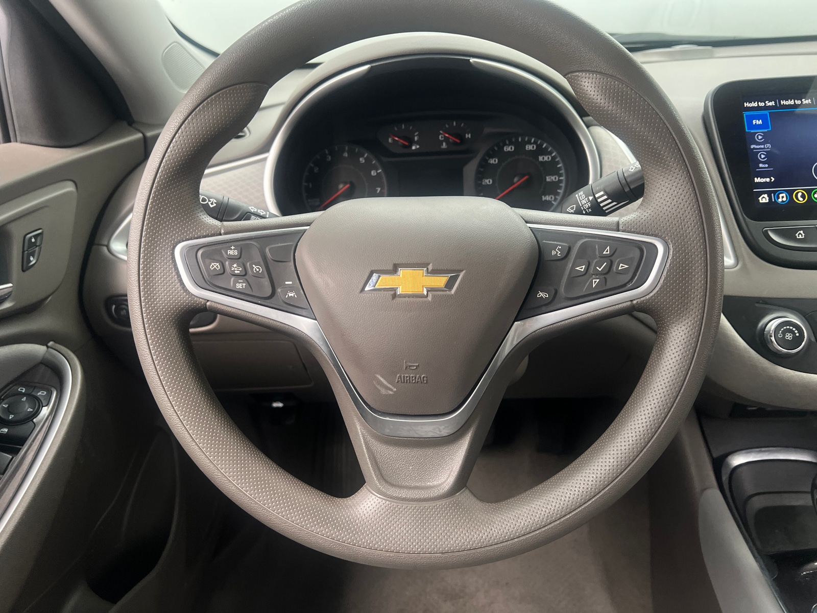 Thumbnail: 2022 Chevrolet Malibu - 5