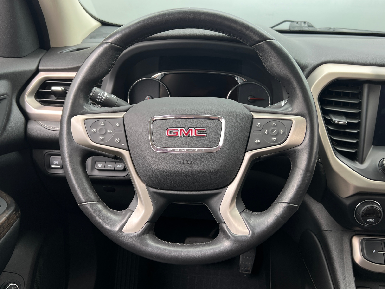 Thumbnail: 2022 GMC Acadia - 4