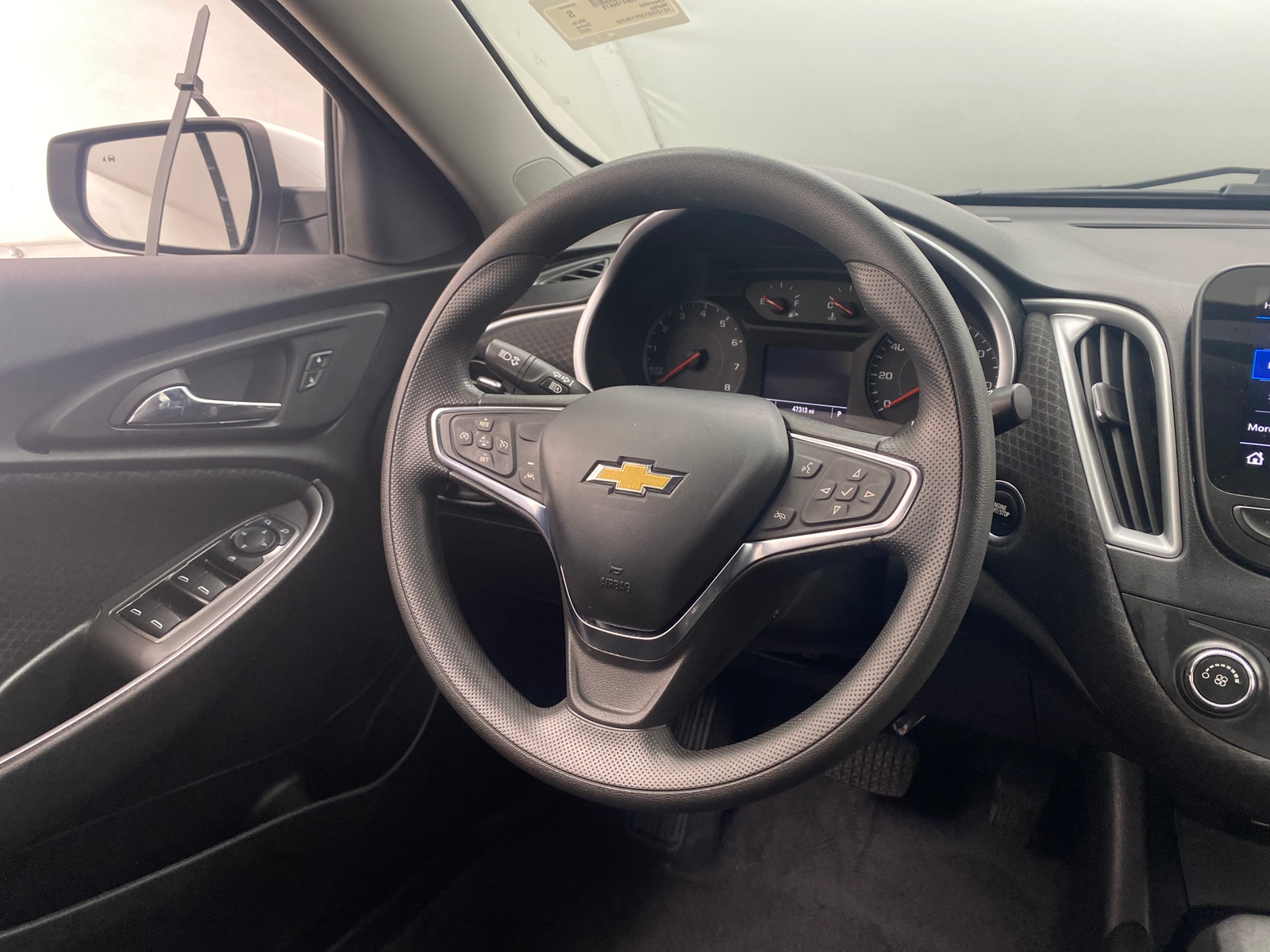 Thumbnail: 2023 Chevrolet Malibu - 5