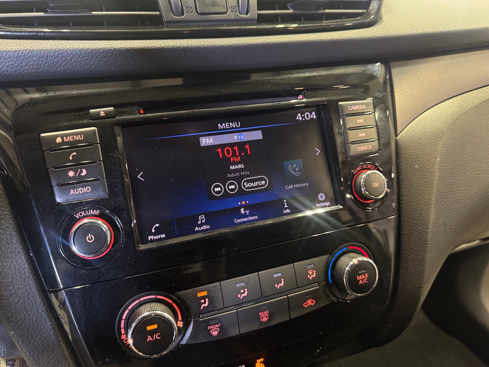 Thumbnail: 2020 Nissan Rogue Sport - 4