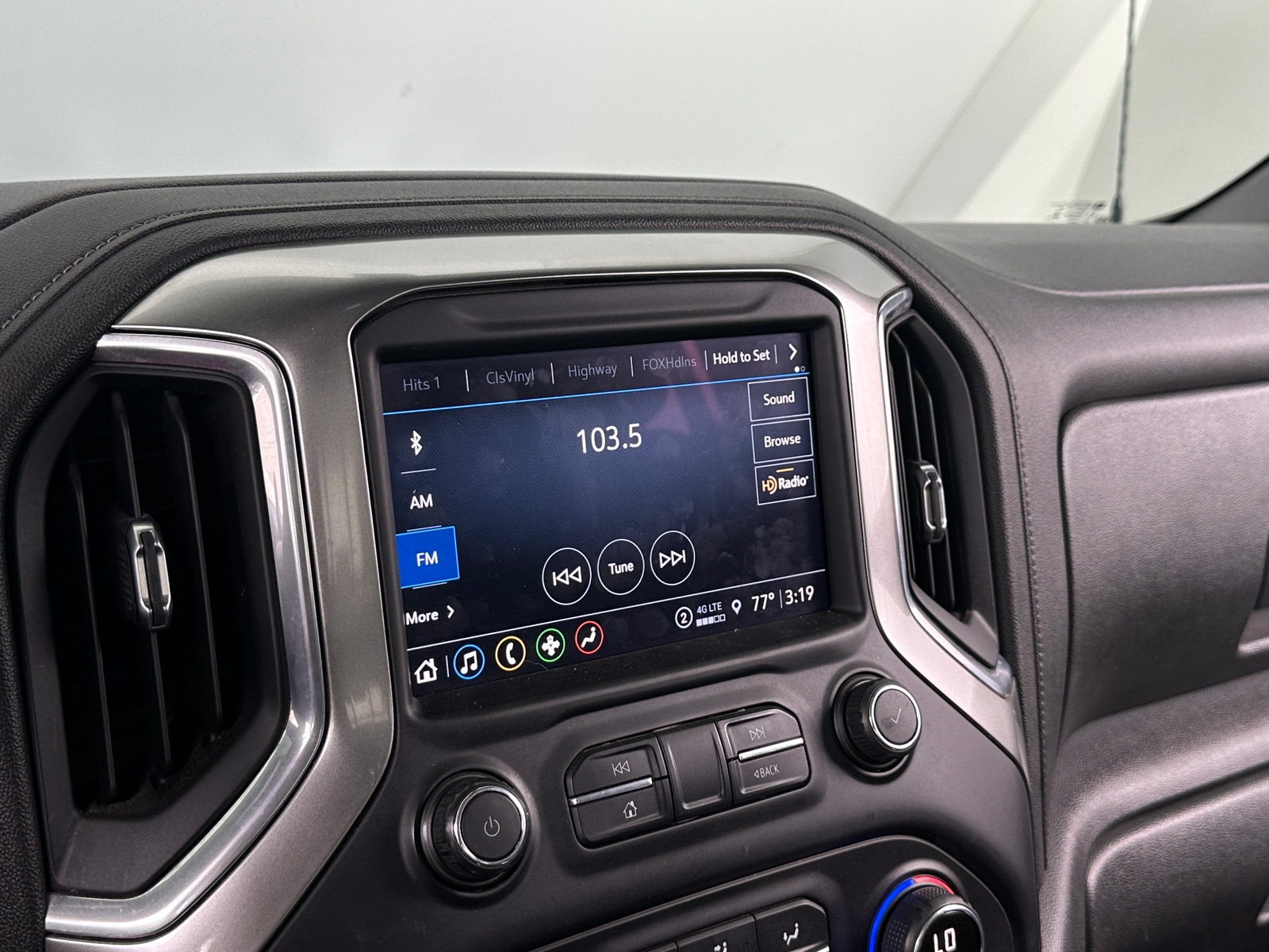 Thumbnail: 2021 Chevrolet Silverado 1500 - 4