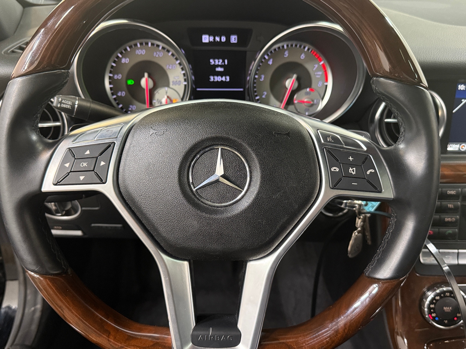 Thumbnail: 2012 Mercedes-Benz SLK - 4
