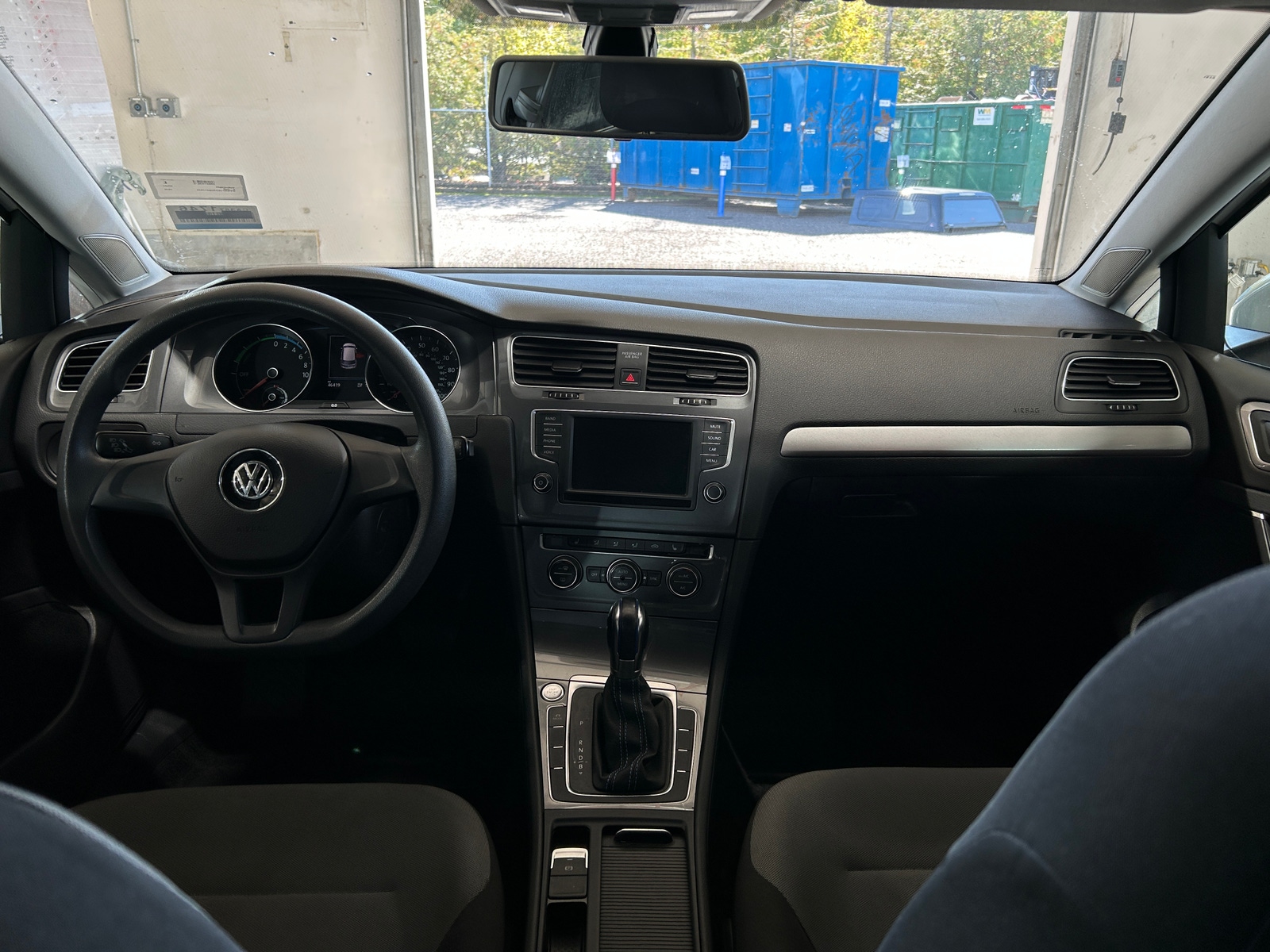 Thumbnail: 2016 Volkswagen e-Golf - 3