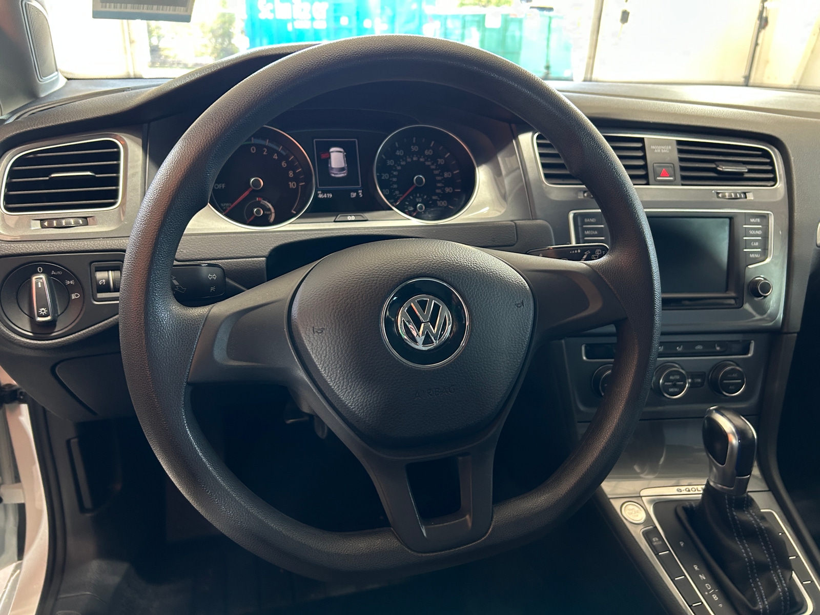 Thumbnail: 2016 Volkswagen e-Golf - 5