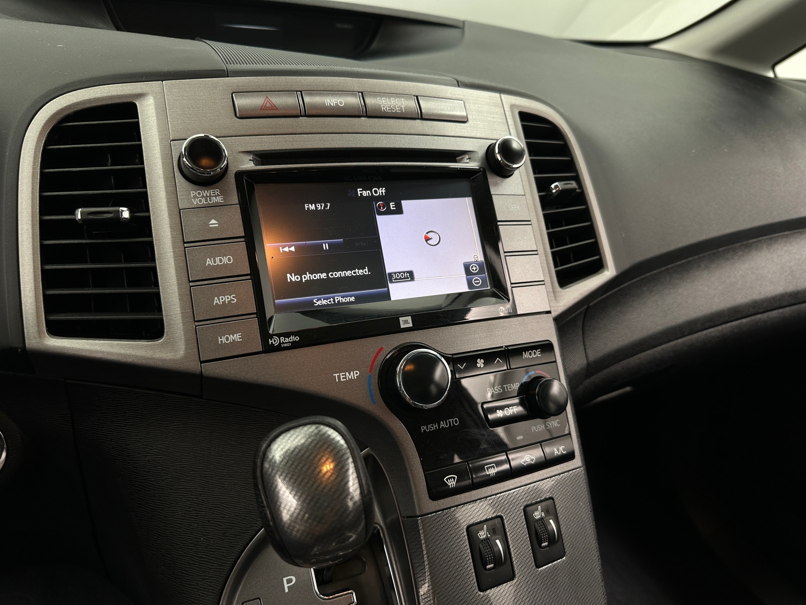 Thumbnail: 2015 Toyota Venza - 3