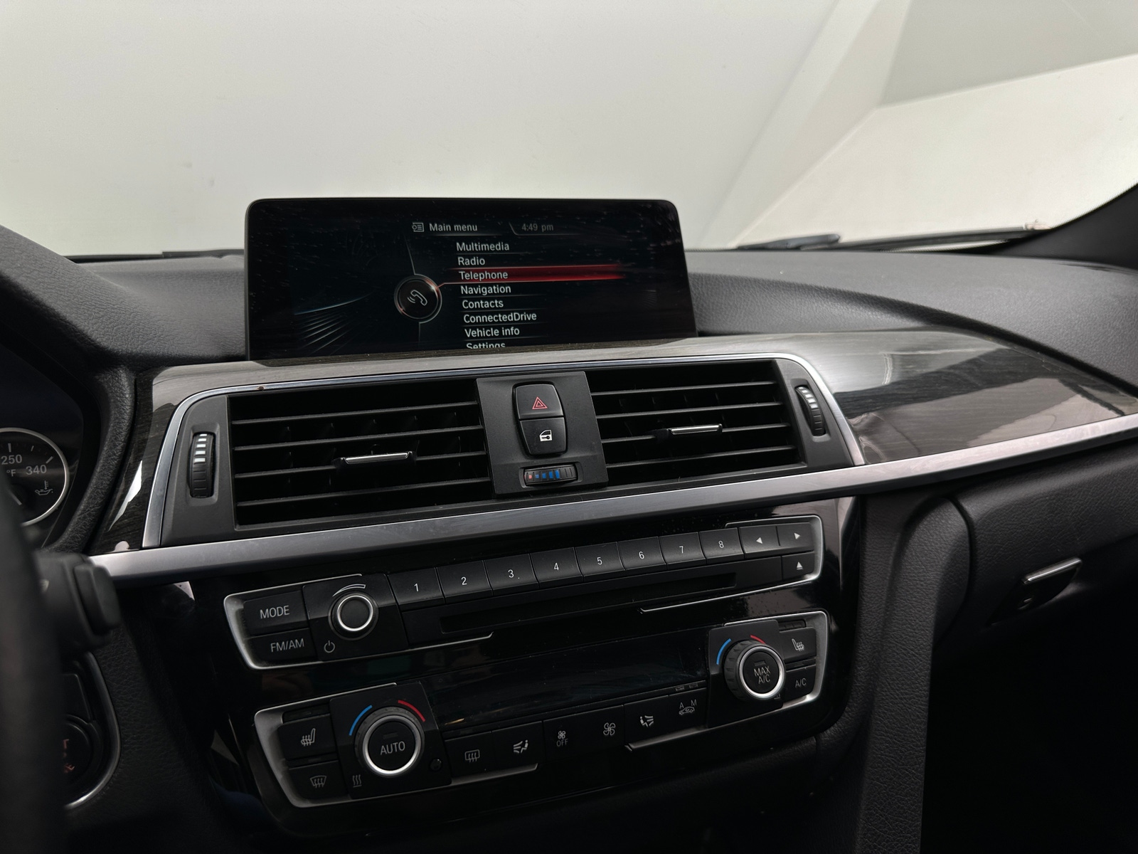 Thumbnail: 2016 BMW 3 Series - 3