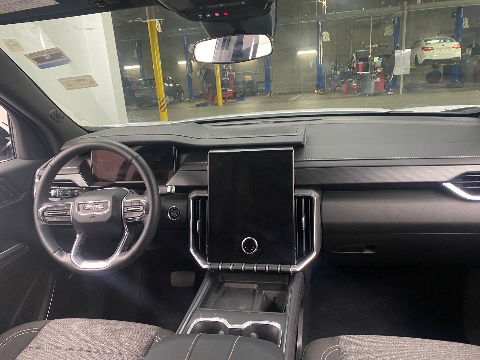 Thumbnail: 2025 GMC Acadia - 3