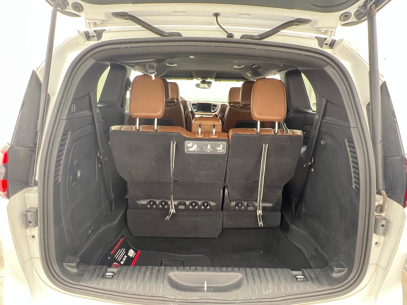 Thumbnail: 2021 Chrysler Pacifica - 6