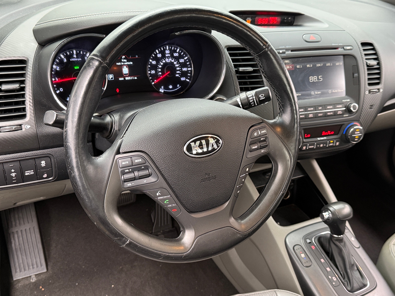 Thumbnail: 2015 Kia Forte - 4