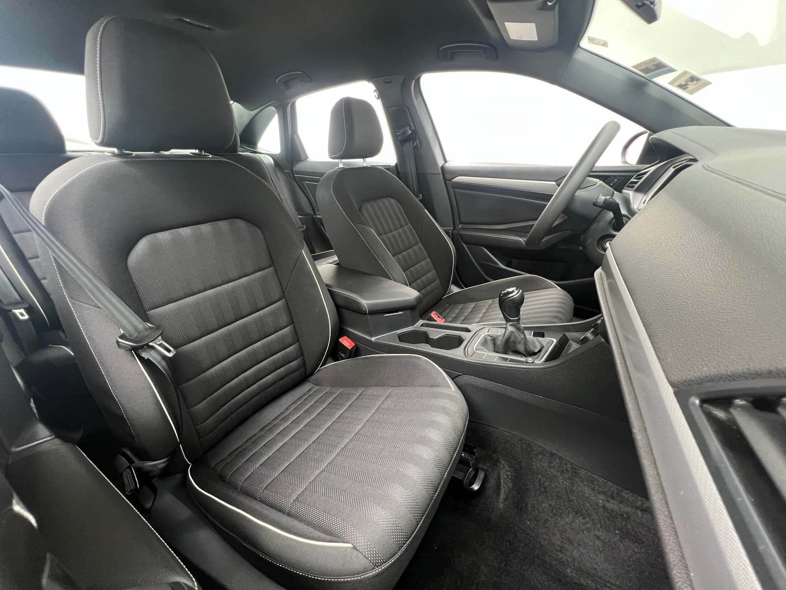 Thumbnail: 2022 Volkswagen Jetta - 2