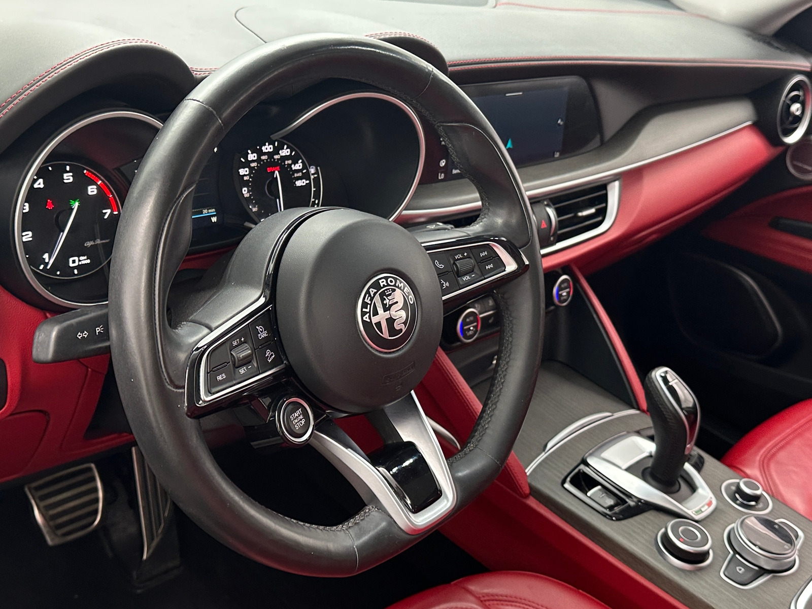 Thumbnail: 2020 Alfa Romeo Stelvio - 4