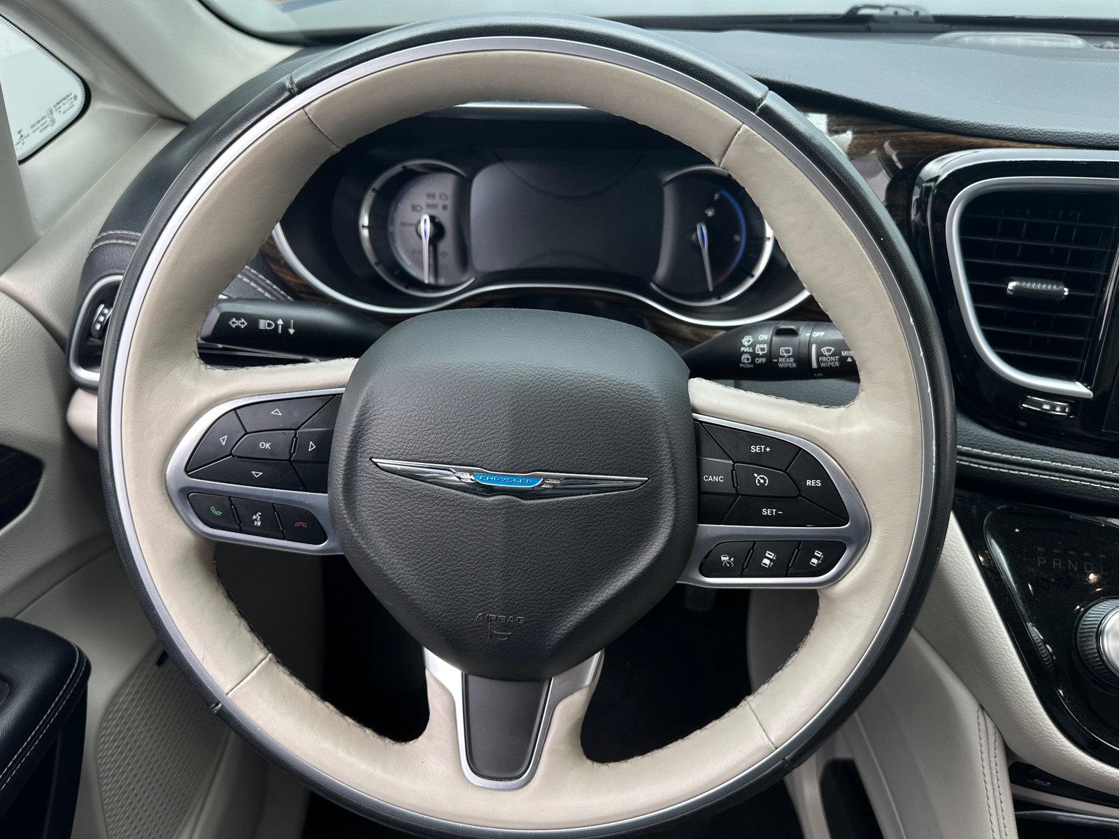 Thumbnail: 2021 Chrysler Pacifica - 4