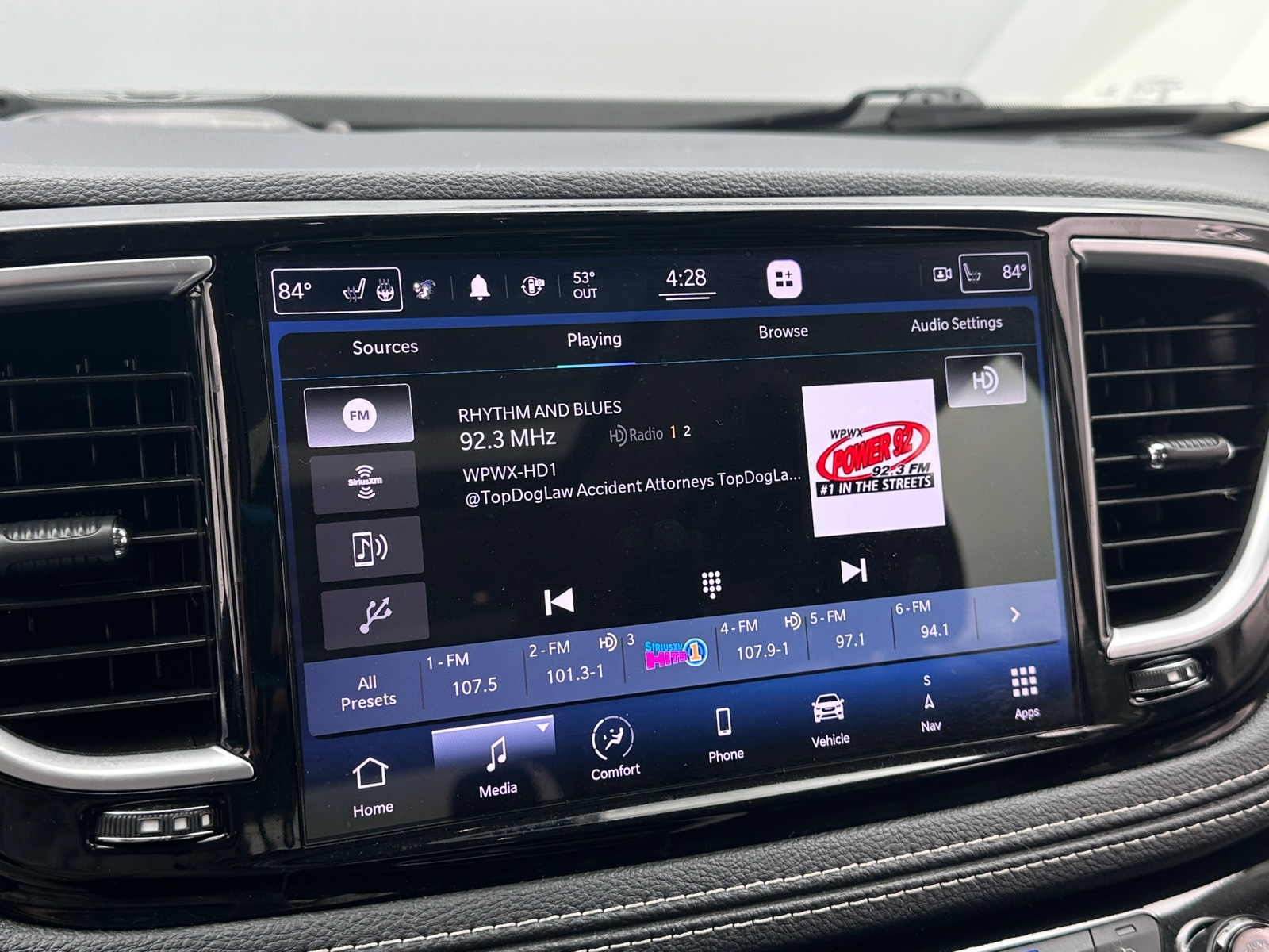 Thumbnail: 2021 Chrysler Pacifica - 3