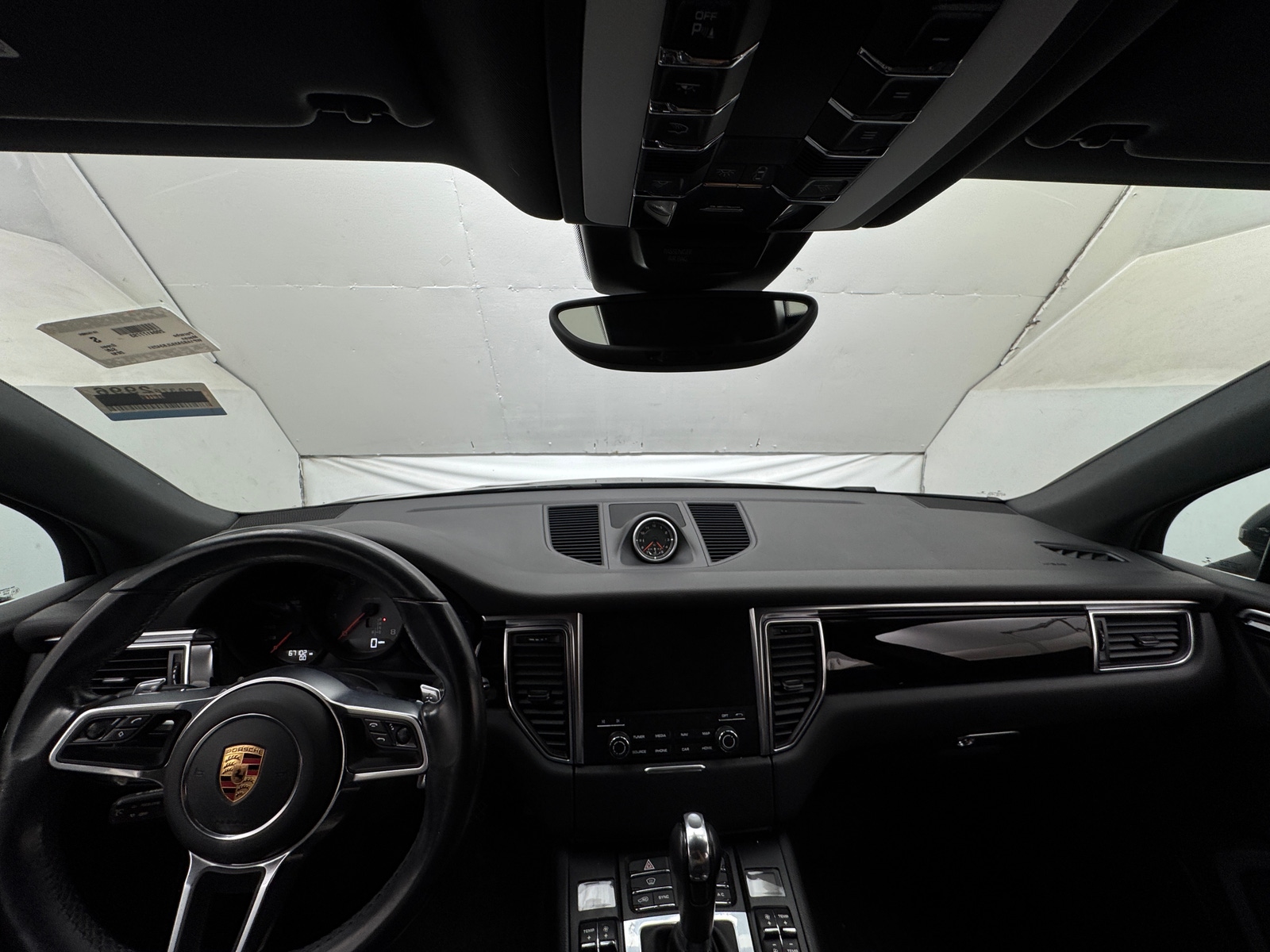 Thumbnail: 2018 Porsche Macan - 2